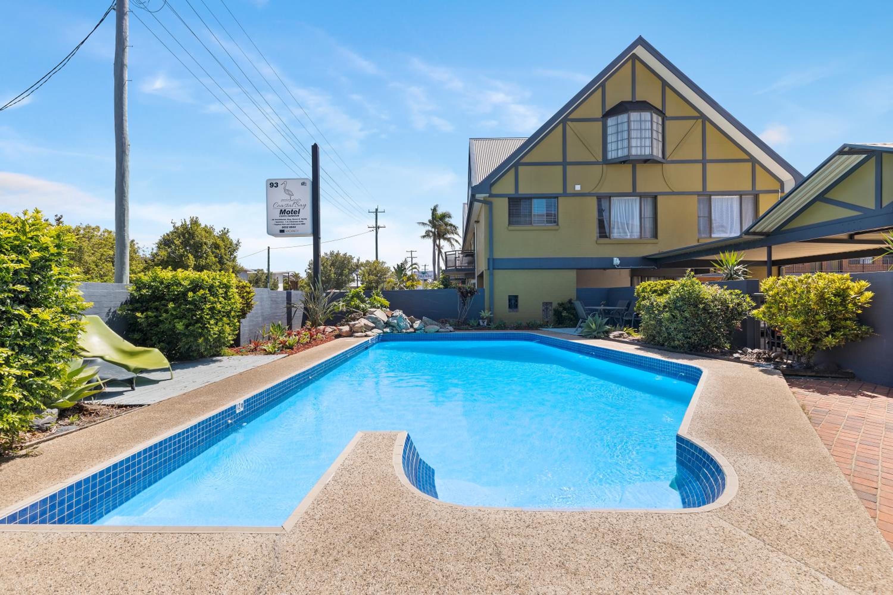 Coastal Bay Motel