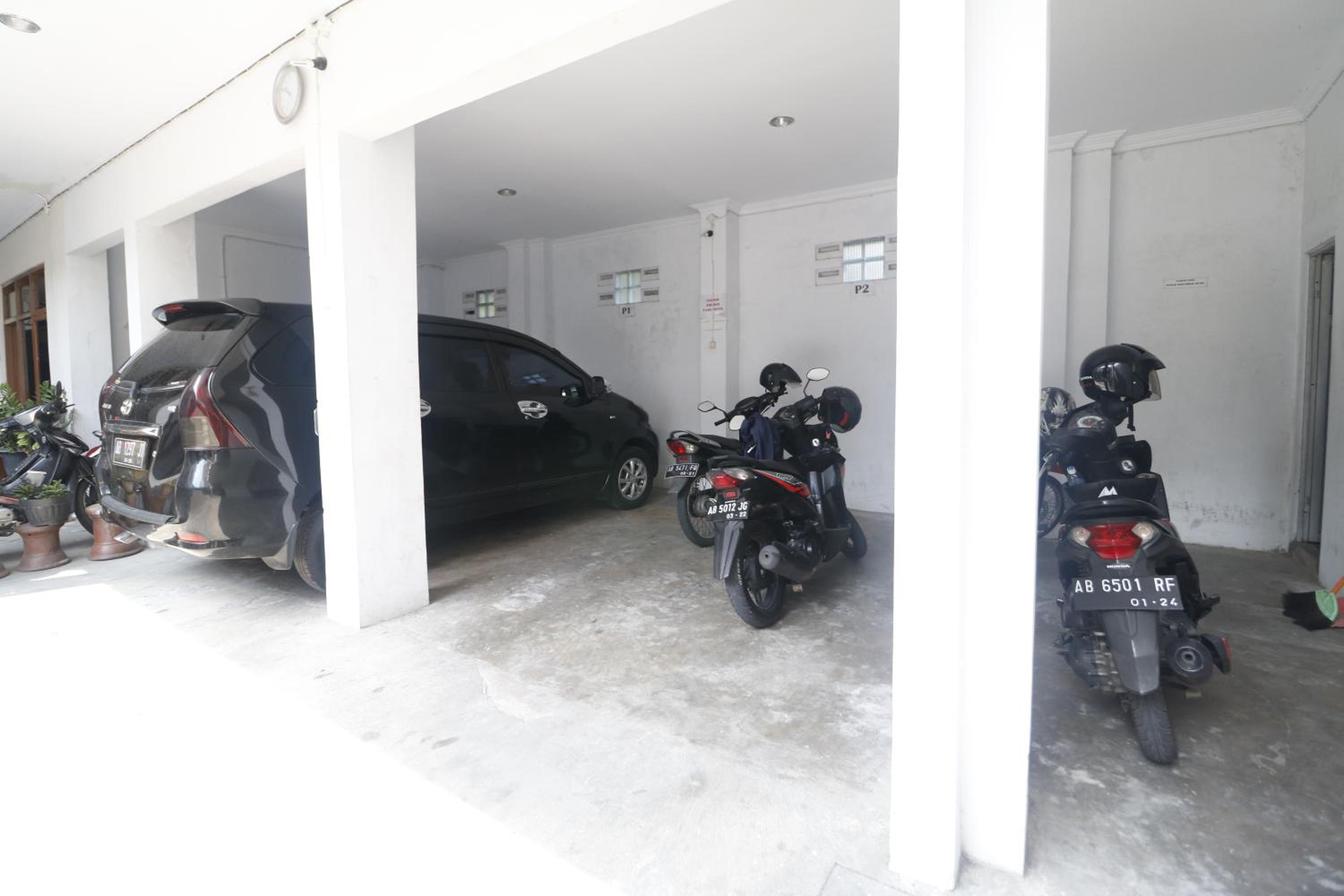 RedDoorz Plus @ Jalan Parangtritis 2 view 5