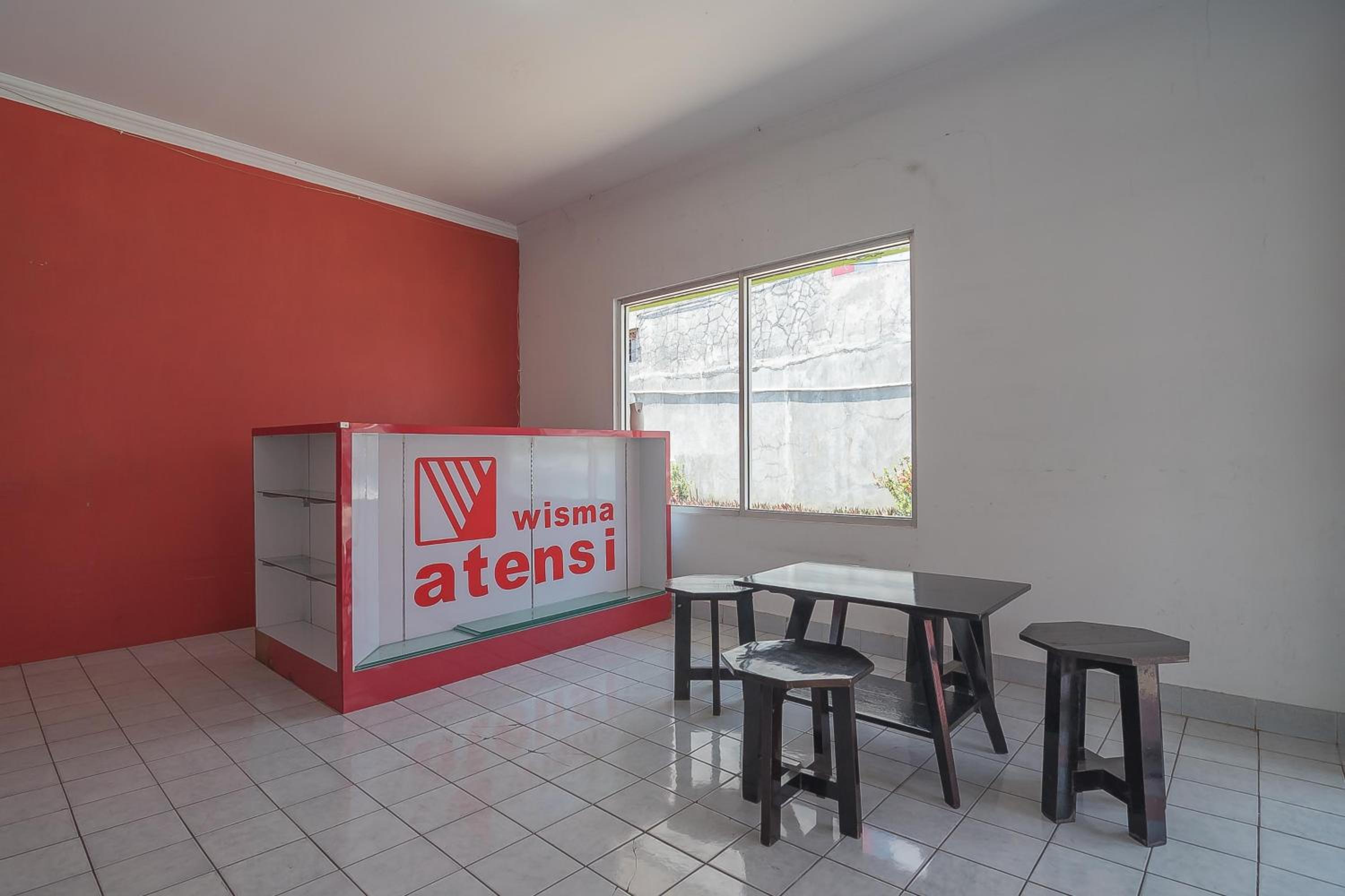 RedDoorz Plus near Alun Alun Kuningan view 3