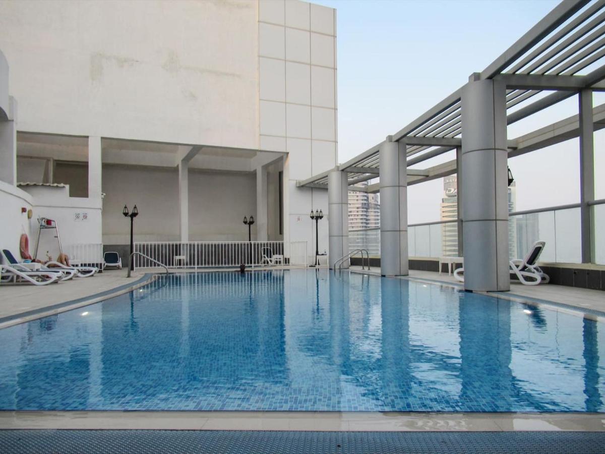 Frank Porter - Burj Al Noujoum