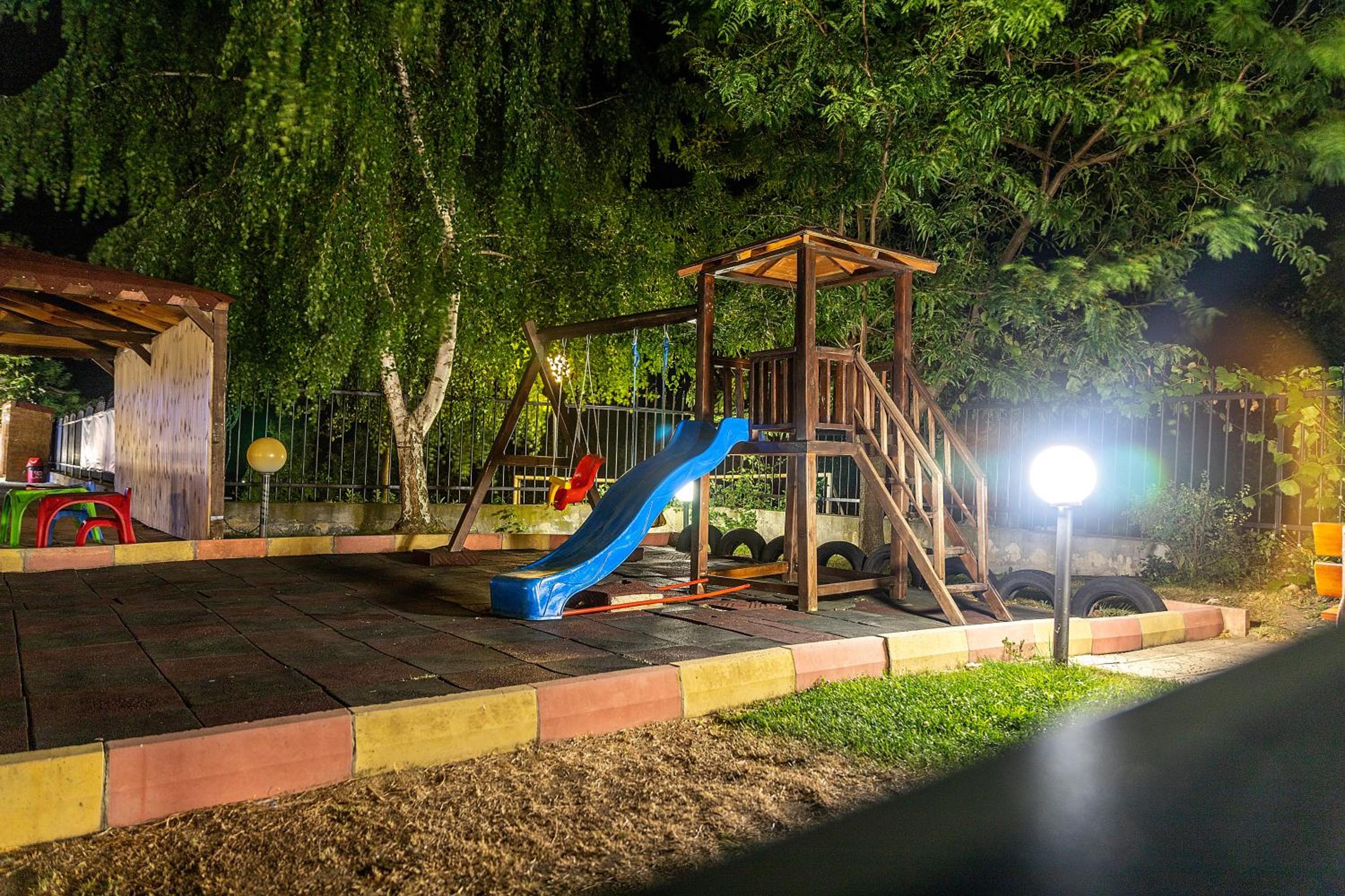 Photo 6
