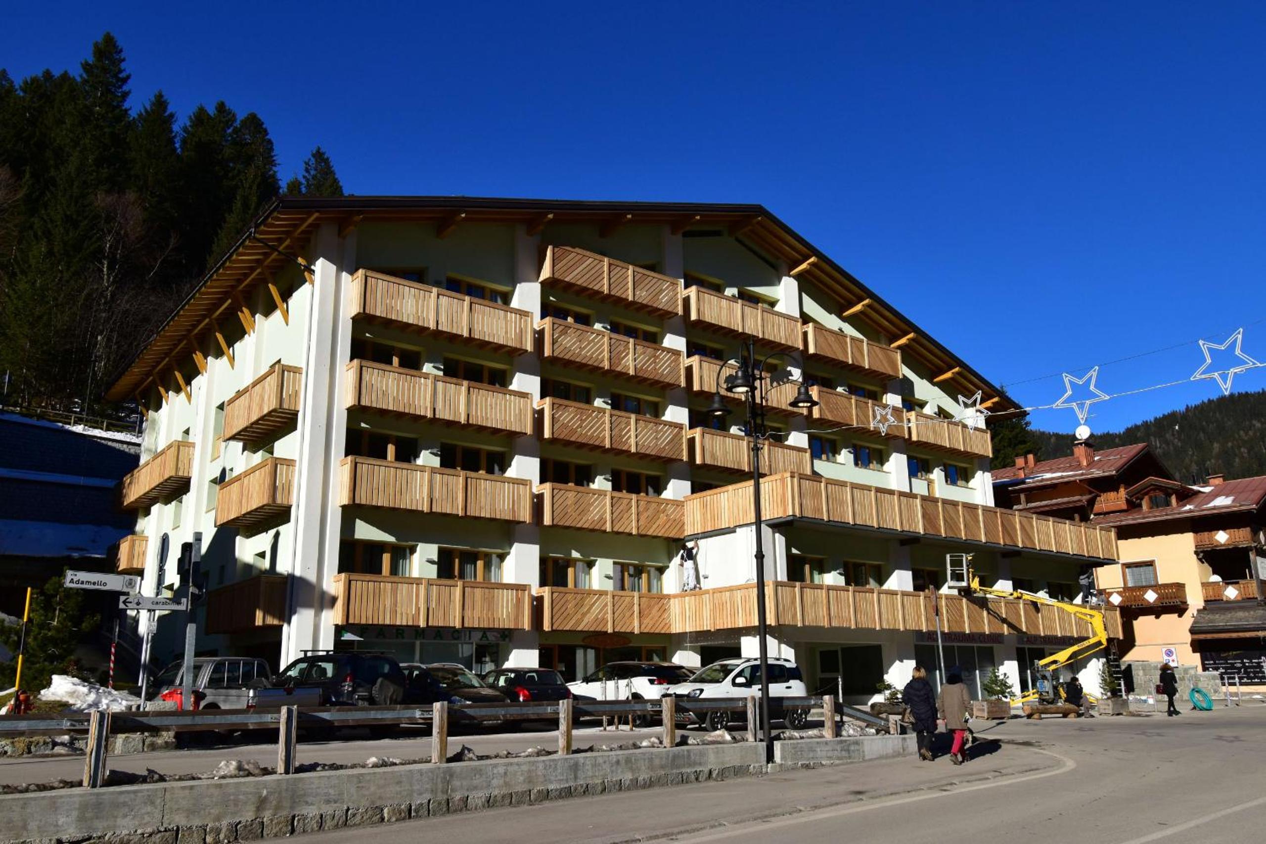EMERALD CENTRALE