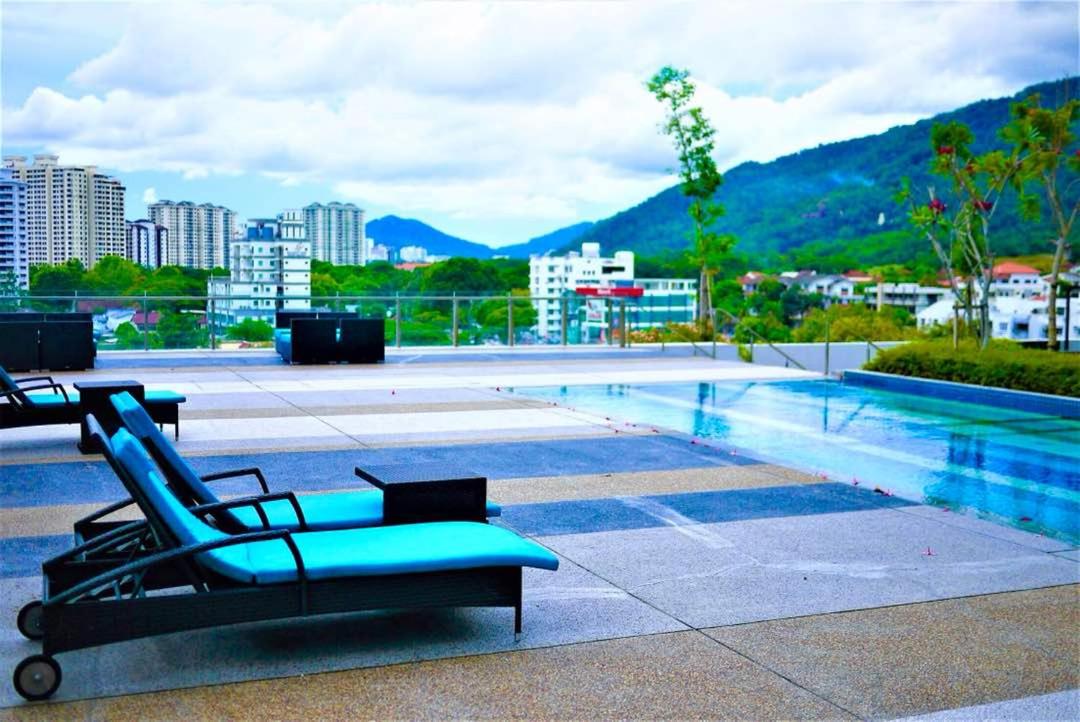 Seaview Landmark Studio Homestay at Gurney 无敌海景套房 view 5