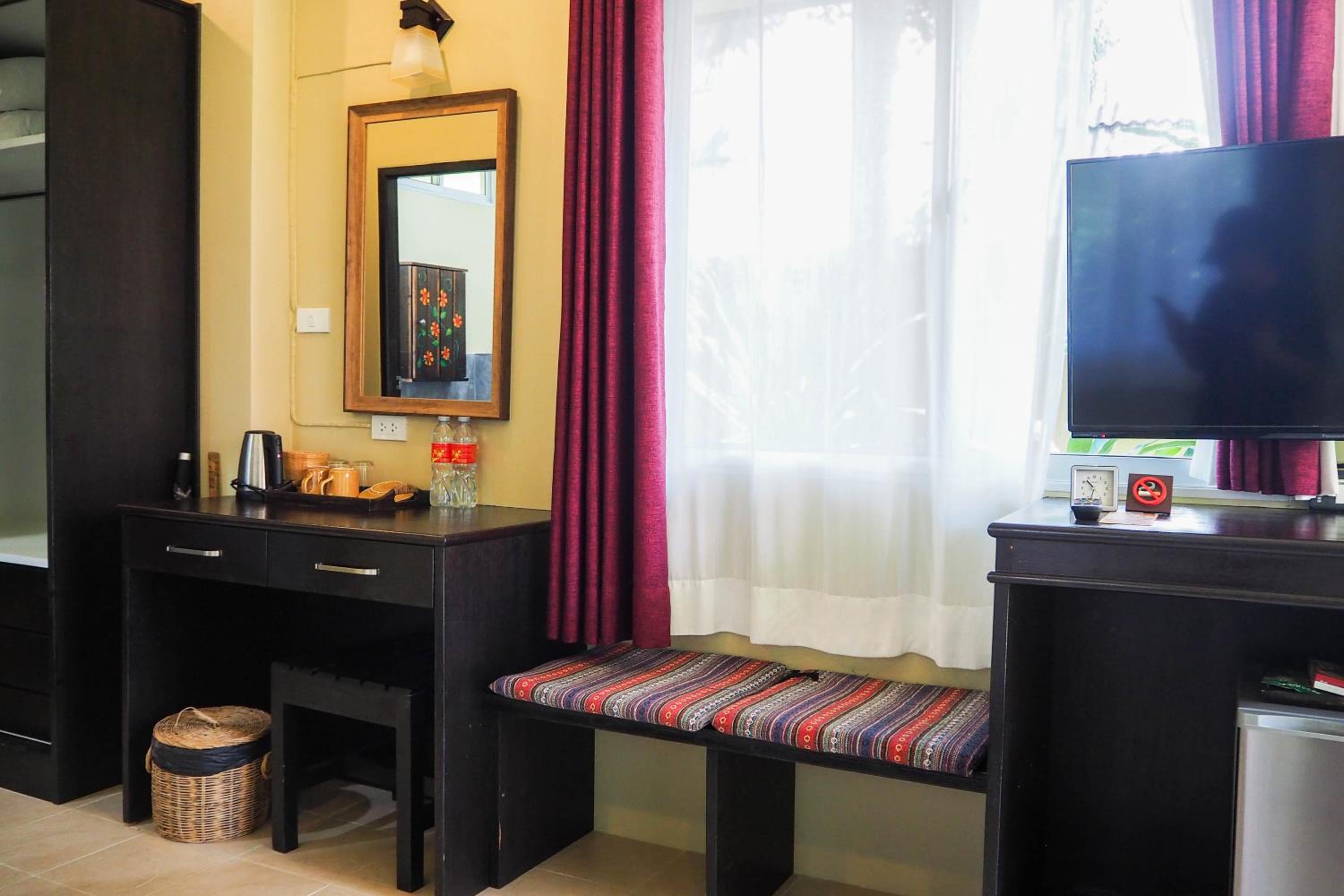 Lanta Castaway Beach Resort