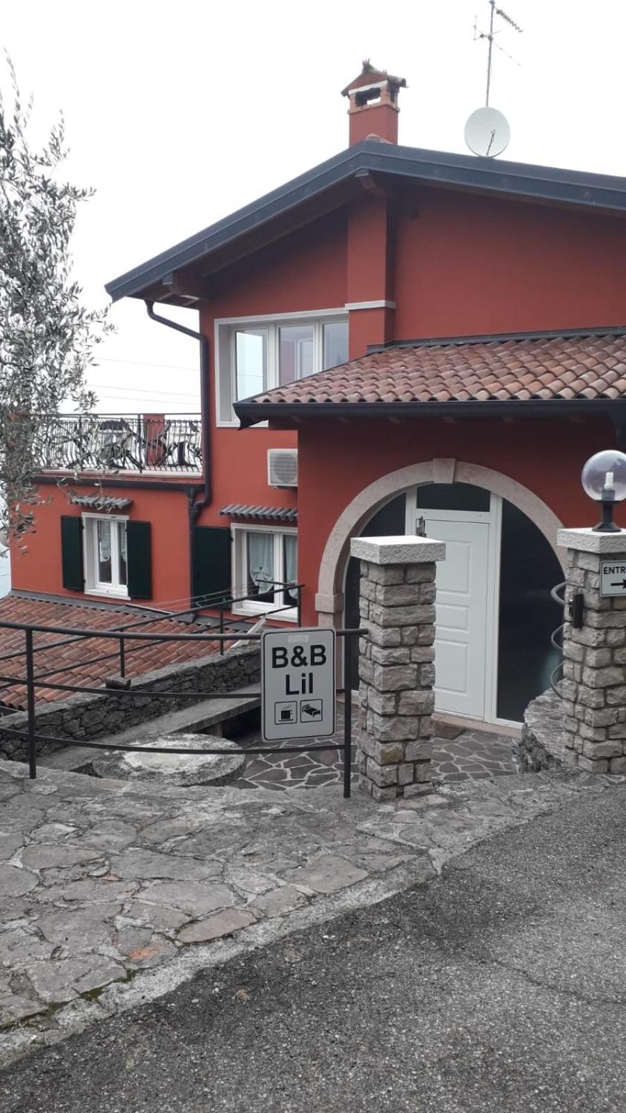 B&B Lil view 3