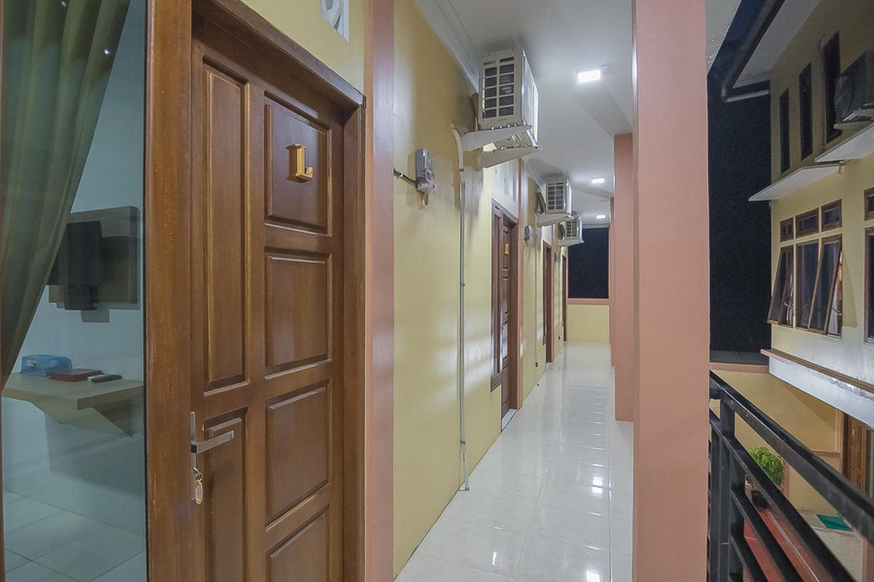 RedDoorz near RSUD Dr Abdul Aziz Singkawang