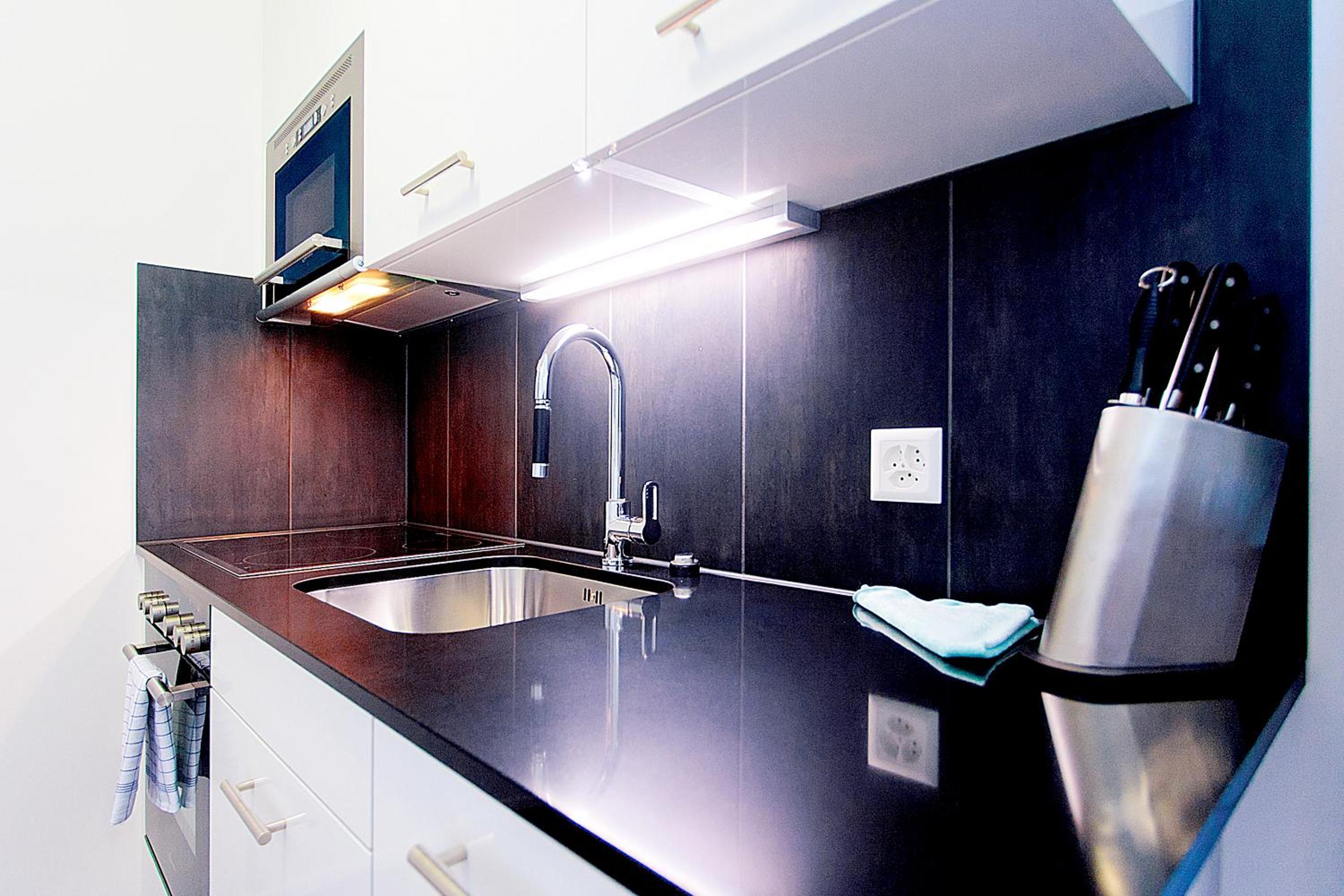 Suite Apartments by Livingdowntown