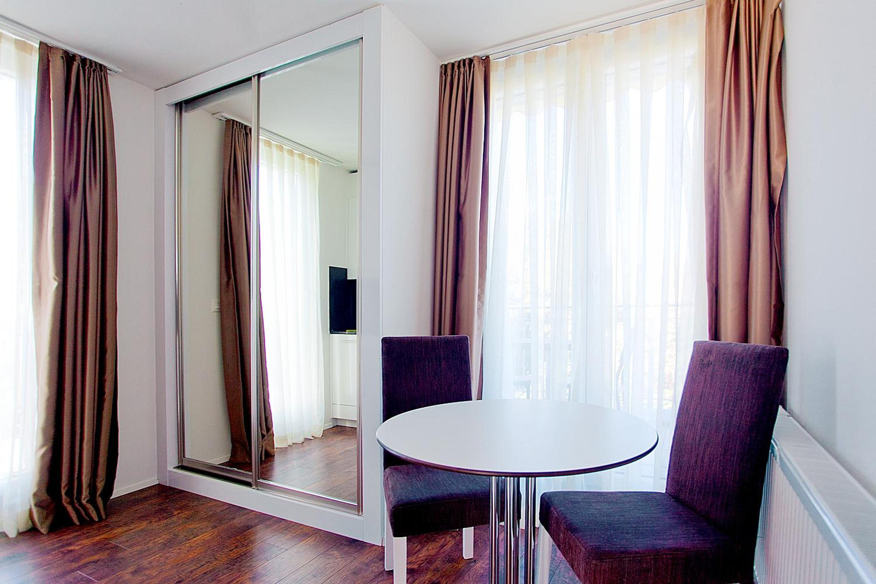 Suite Apartments by Livingdowntown