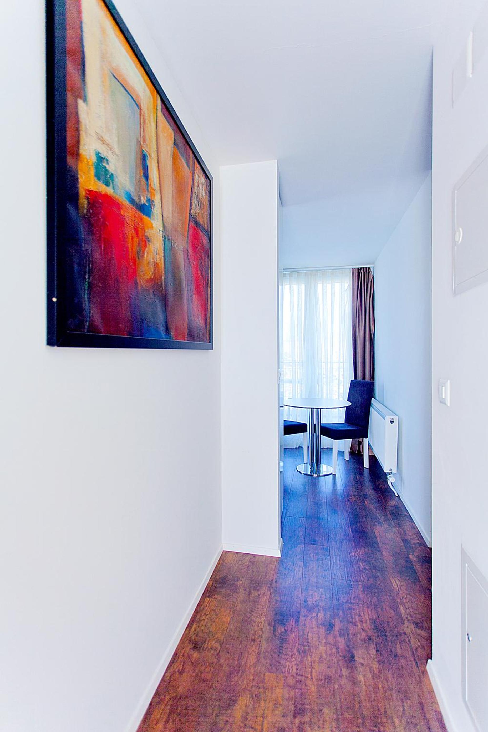 Suite Apartments by Livingdowntown