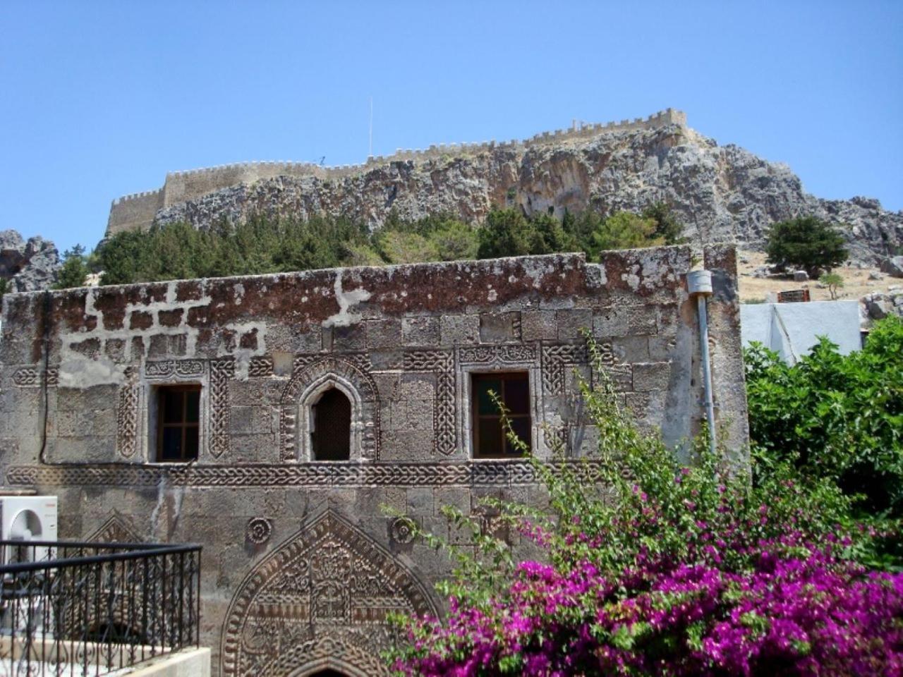 Hotel Captains House - Image 1