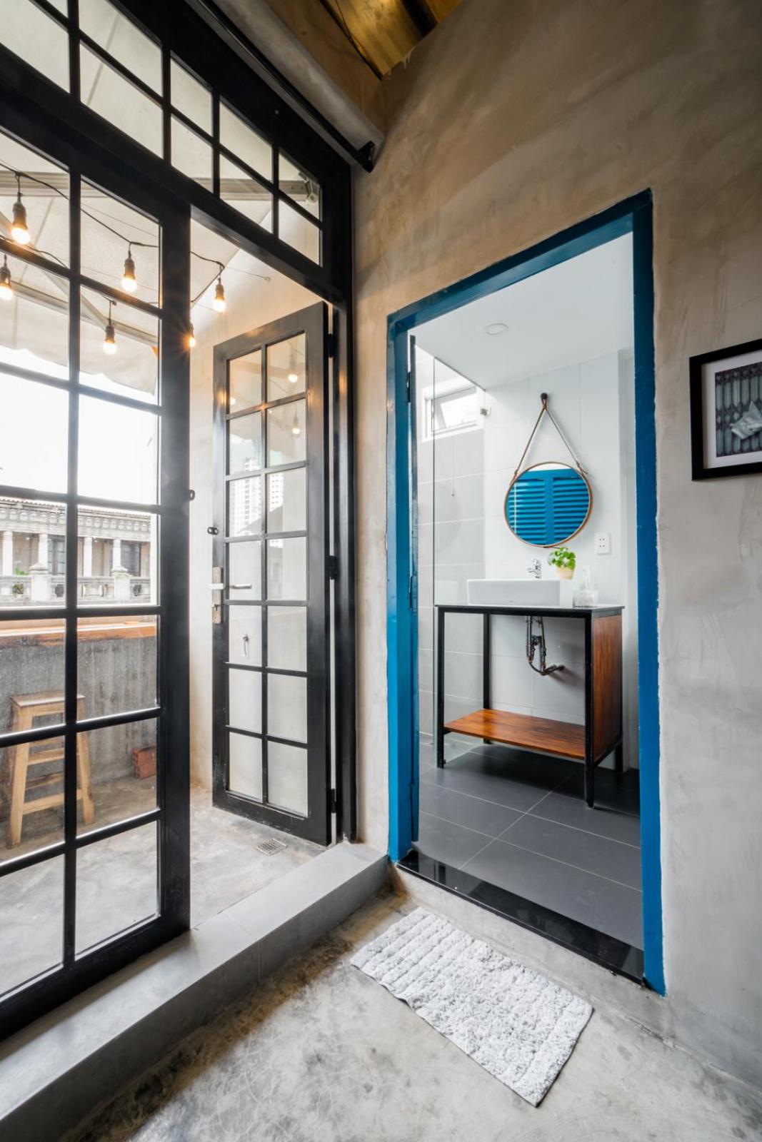 CIRCADIAN Industrial Loft In Heritage Building