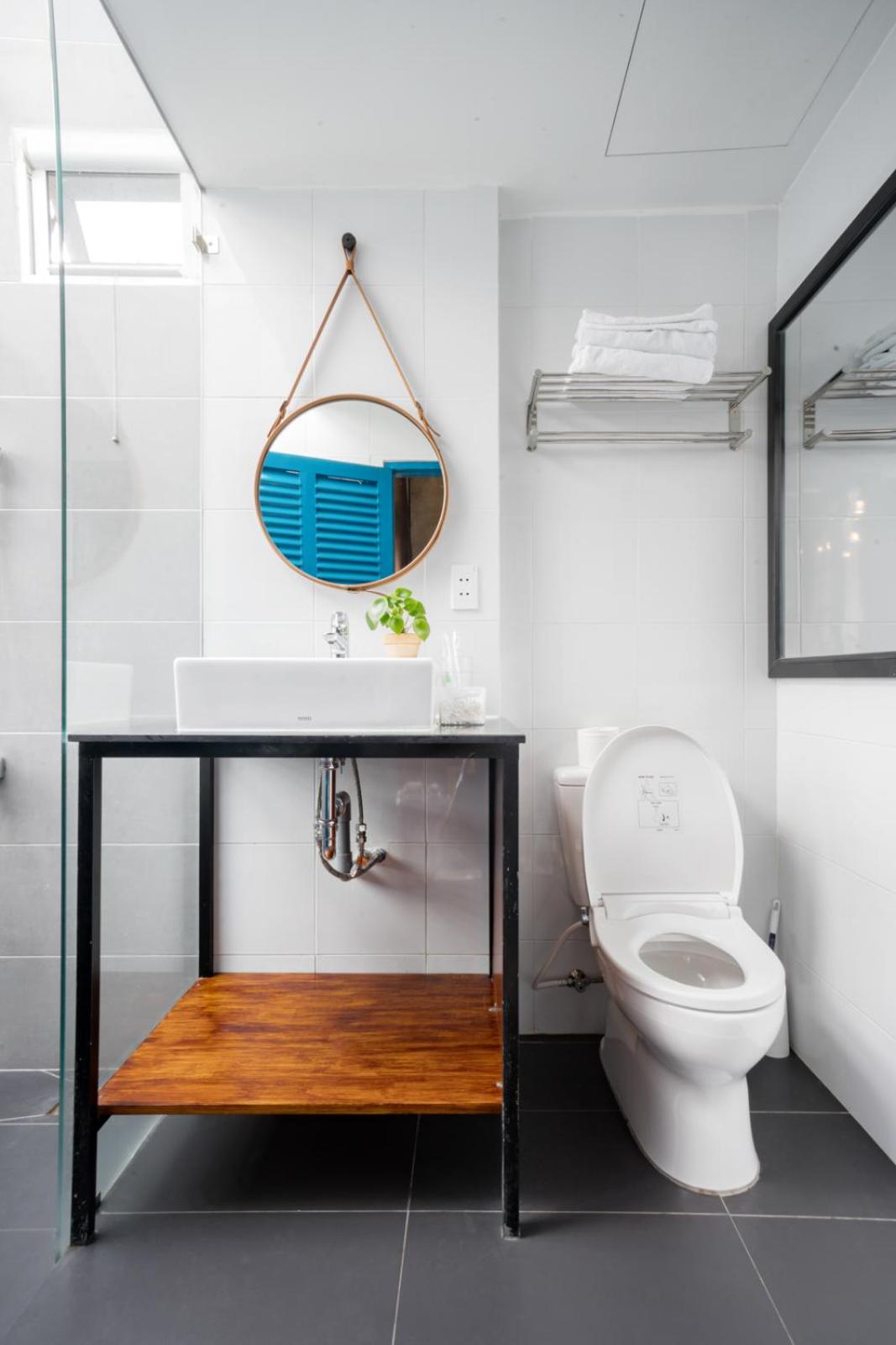 CIRCADIAN Industrial Loft In Heritage Building