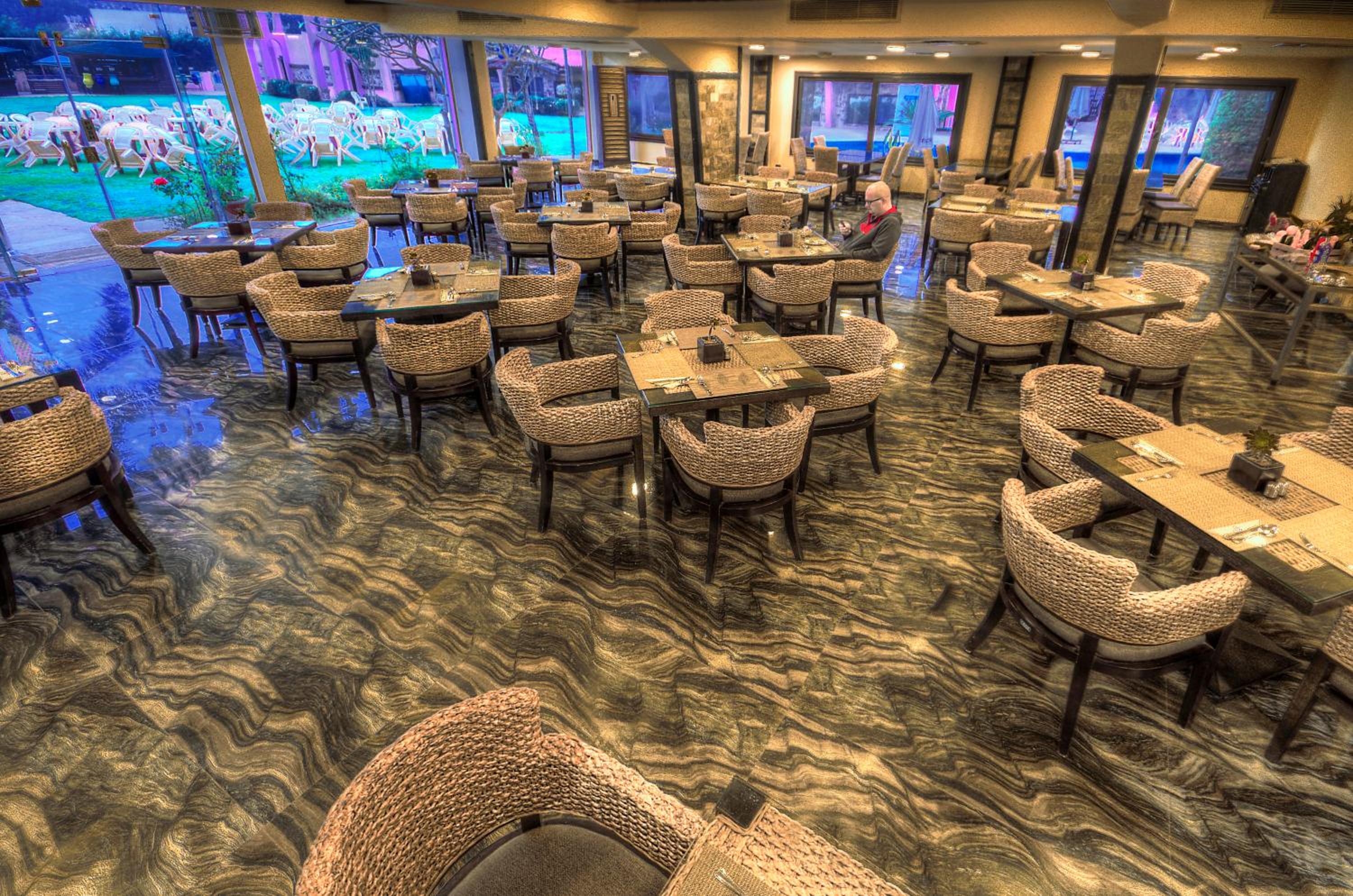 Africana Hotel & Spa
