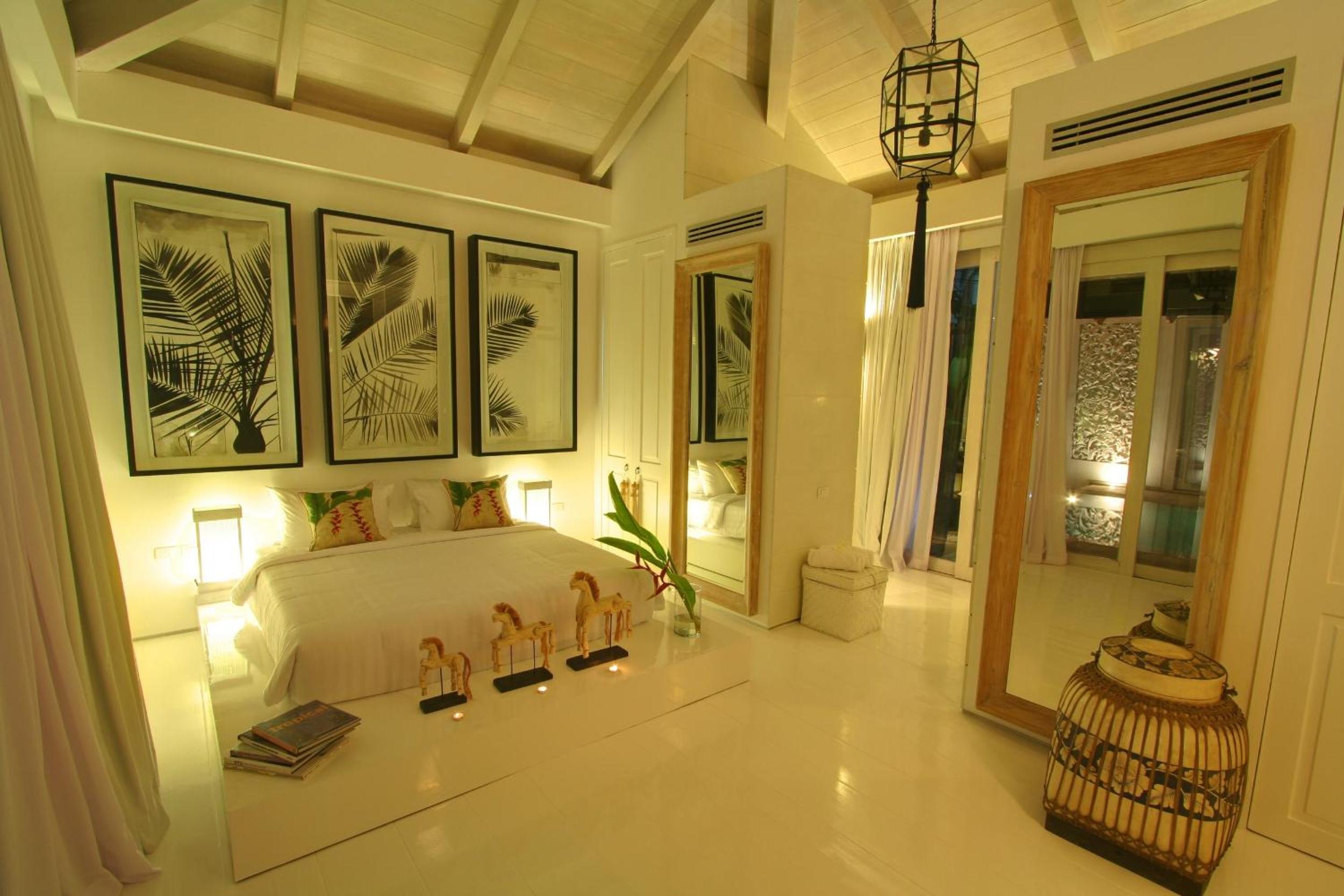 Mia Beach, beach villa and events