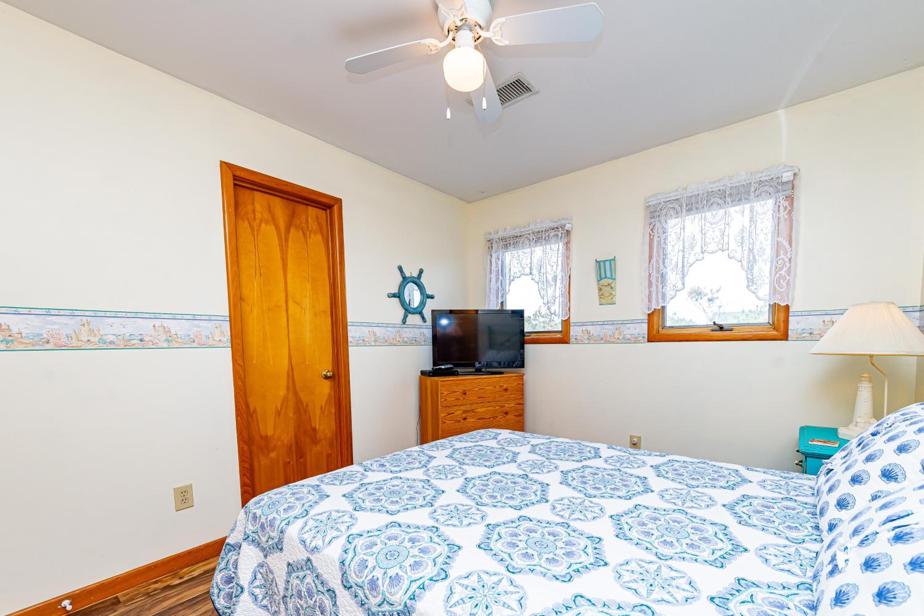 Misty Blue - Corolla, Ocean Sands, 200 Yards to Beach, Ocean View, Pets OK, Flex Stays Year Rnd