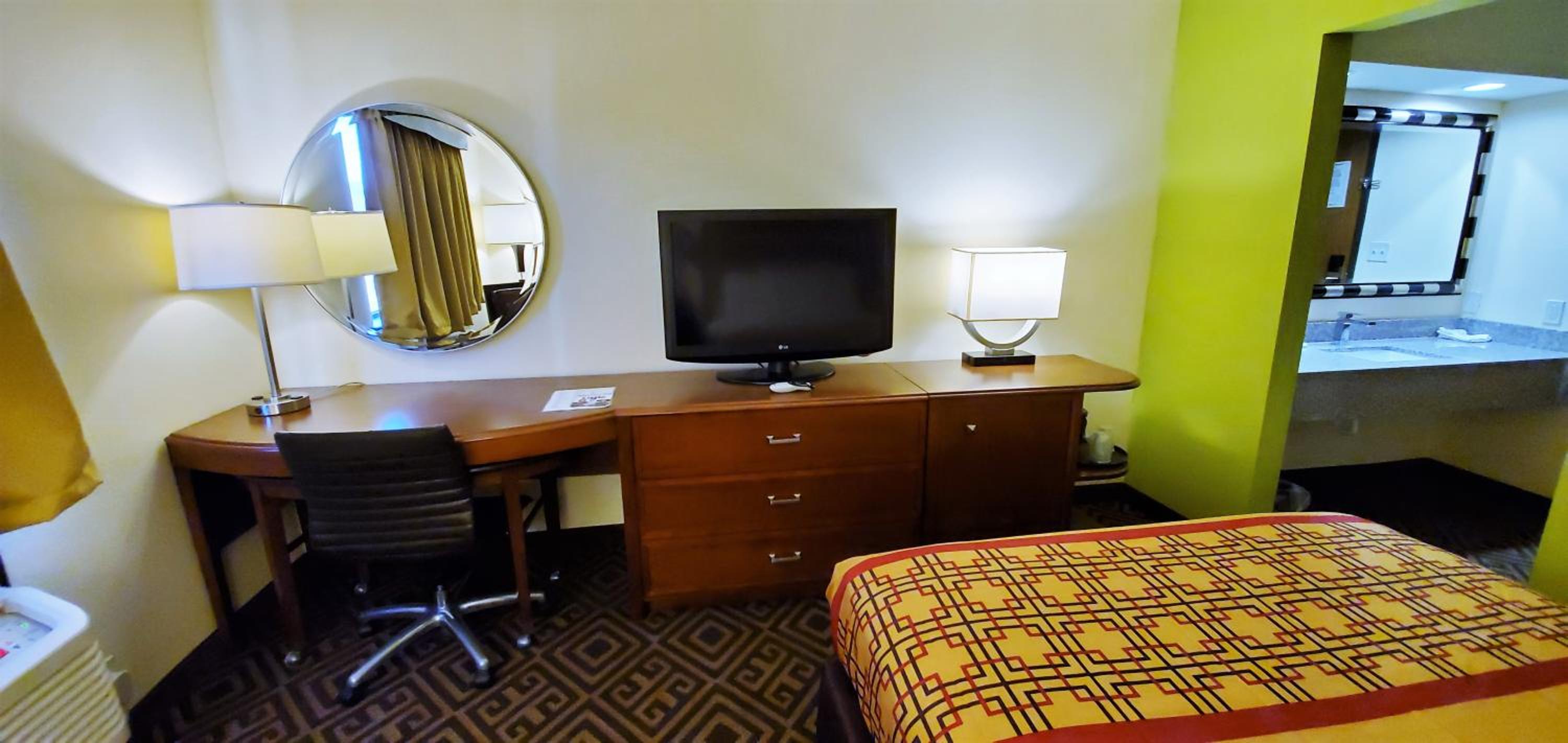 Sikeston Vacations - Travel Inn and Suites- Sikeston Miner I-55 exit-67 - Property Image 13