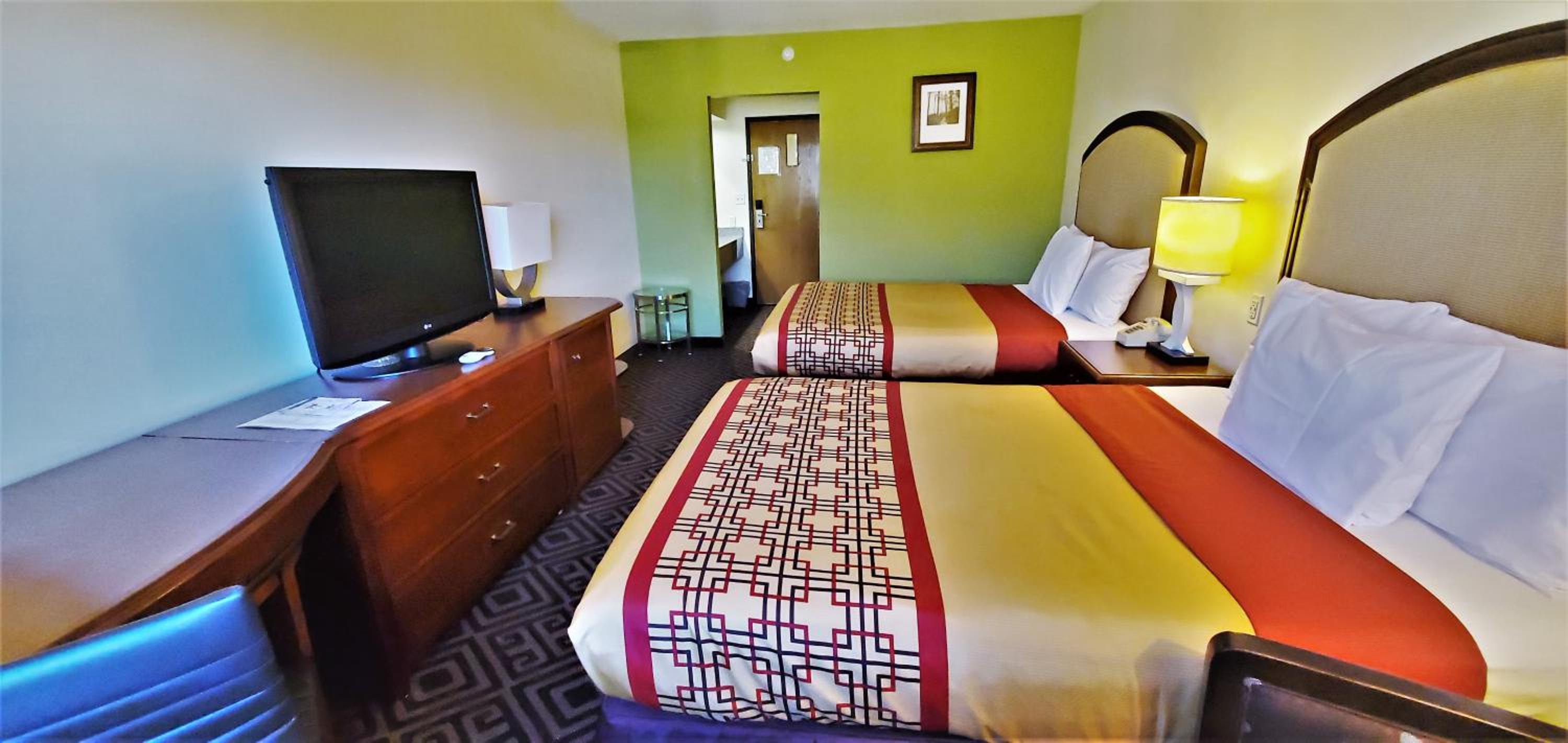 Sikeston Vacations - Travel Inn and Suites- Sikeston Miner I-55 exit-67 - Property Image 49