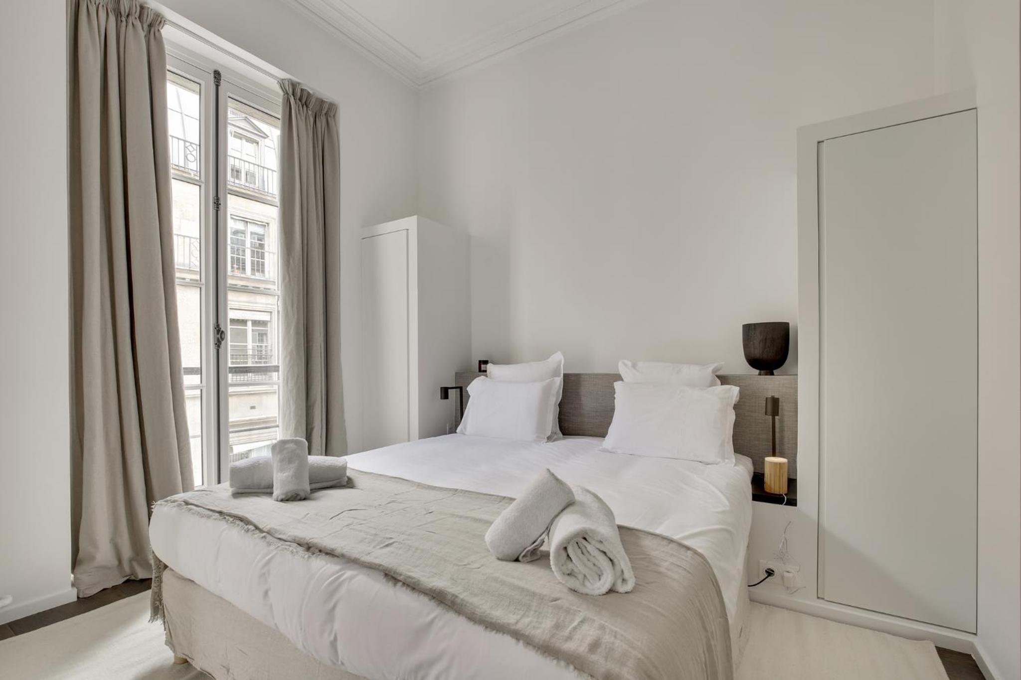 Modern Apt 3BDR/3BATH - Louvre Museum/Tuileries