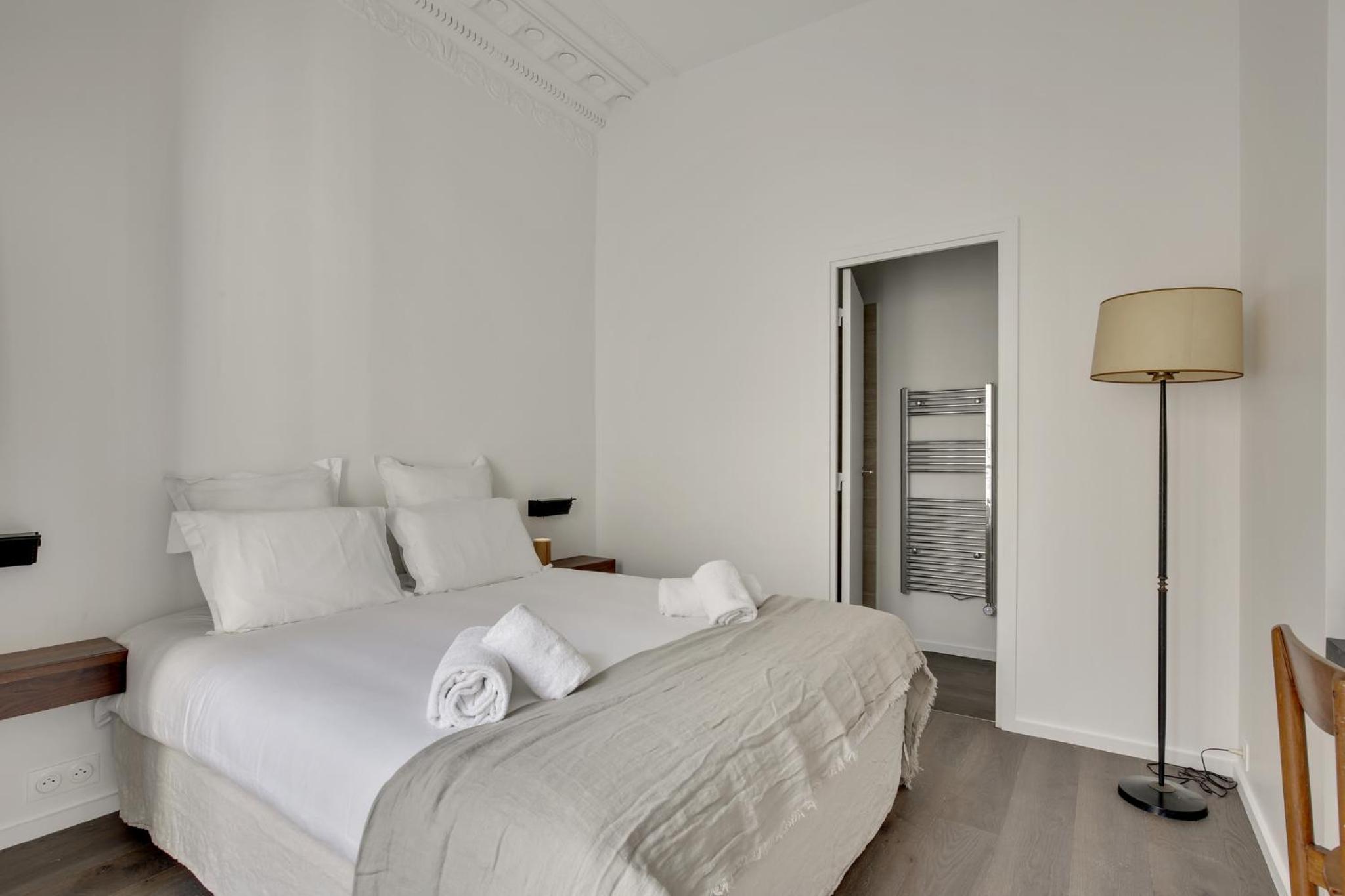 Modern Apt 3BDR/3BATH - Louvre Museum/Tuileries