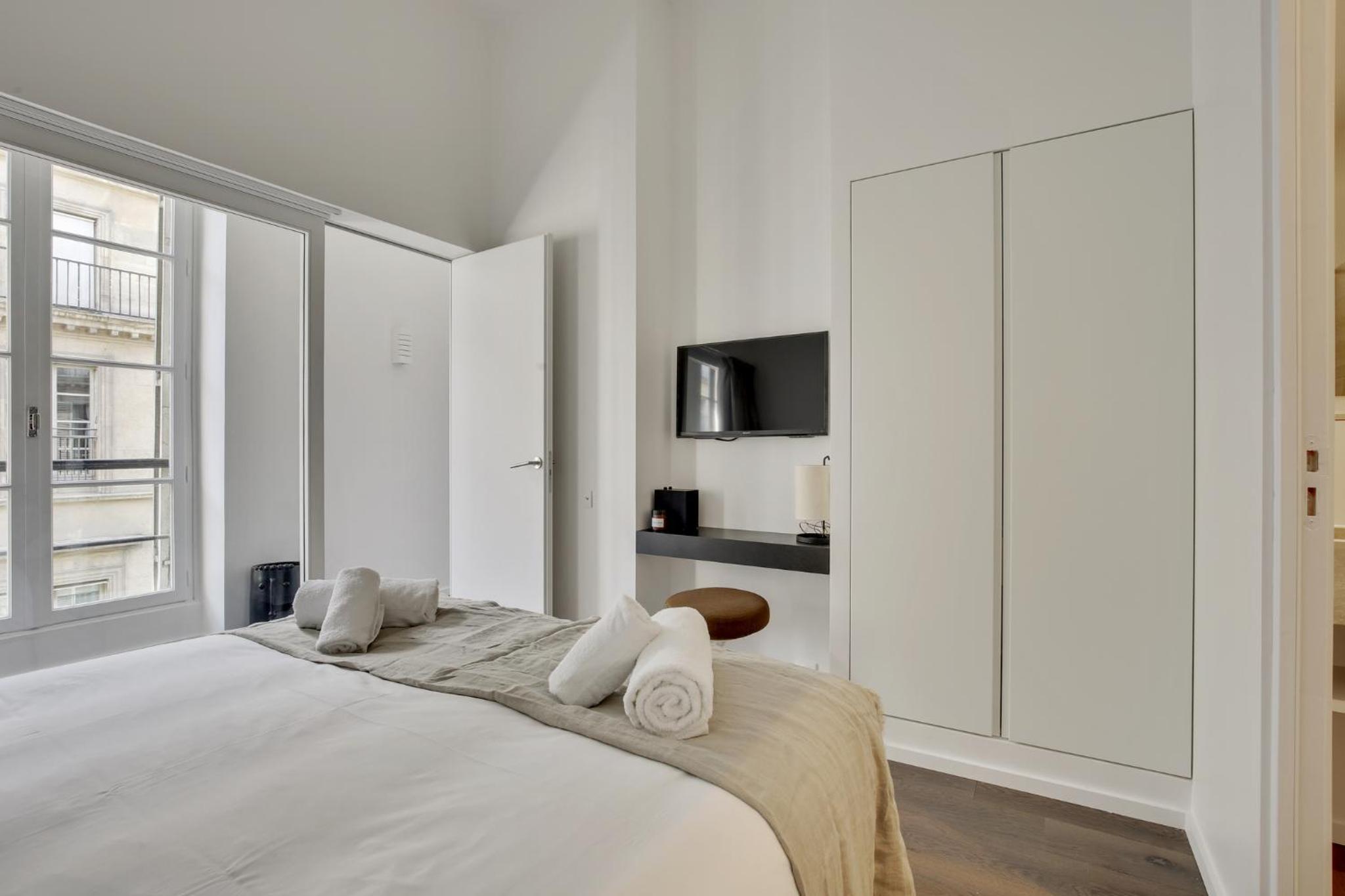 Modern Apt 3BDR/3BATH - Louvre Museum/Tuileries
