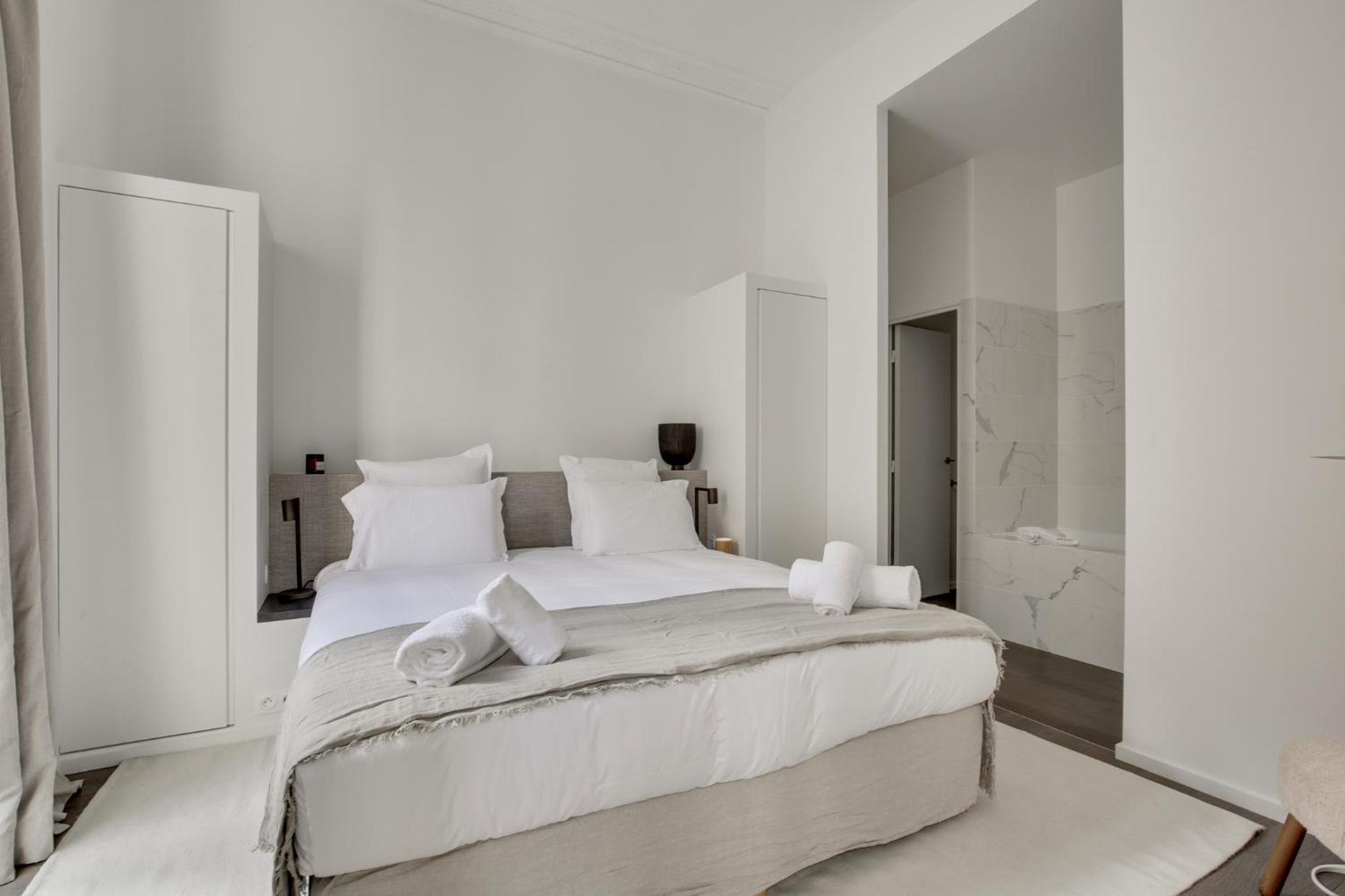 Modern Apt 3BDR/3BATH - Louvre Museum/Tuileries