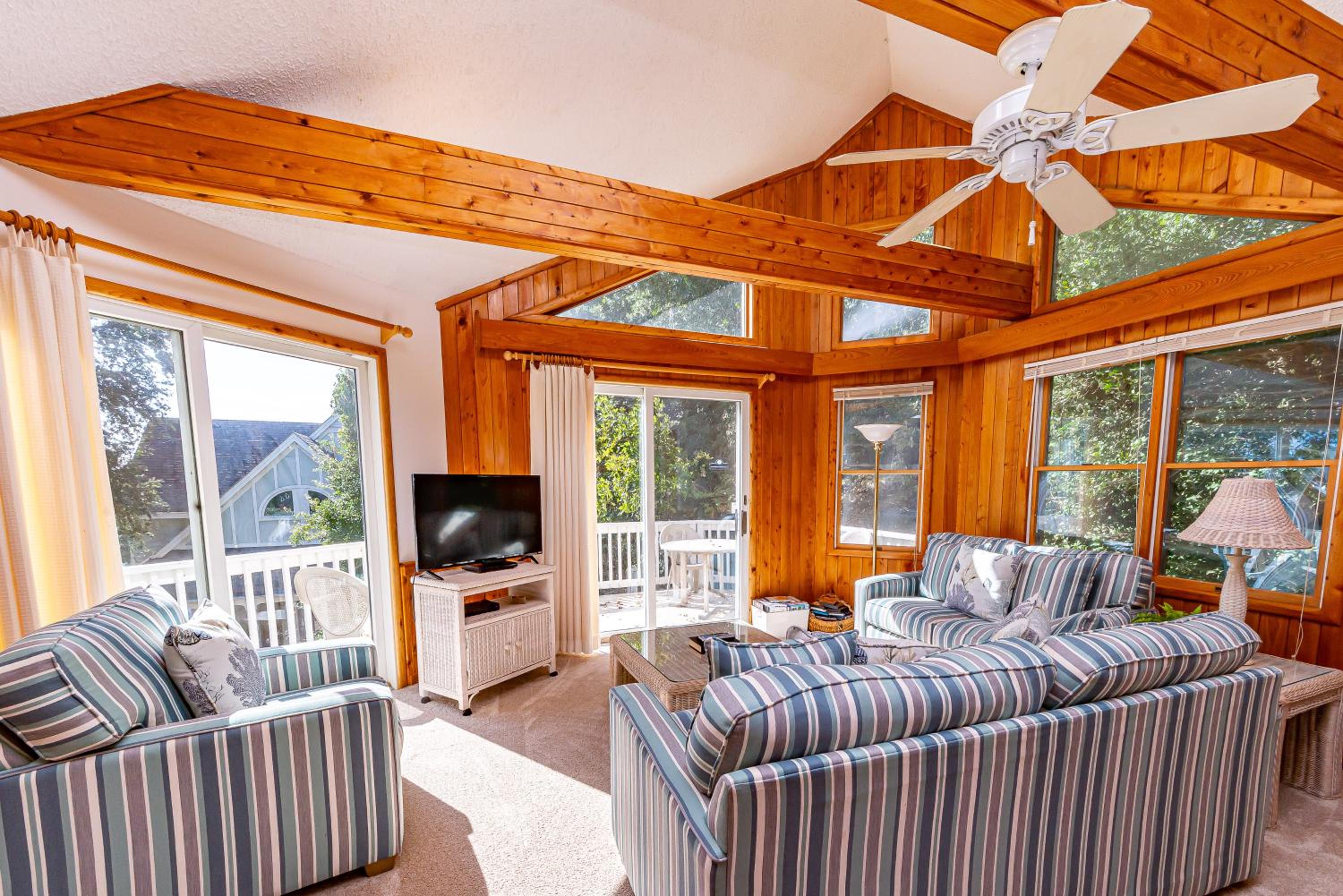 Christie - Duck, Tuckahoe, Soundside, 600 Yds to Beach, Community Pool, Tennis, Pier, Pets OK, Flex Stays