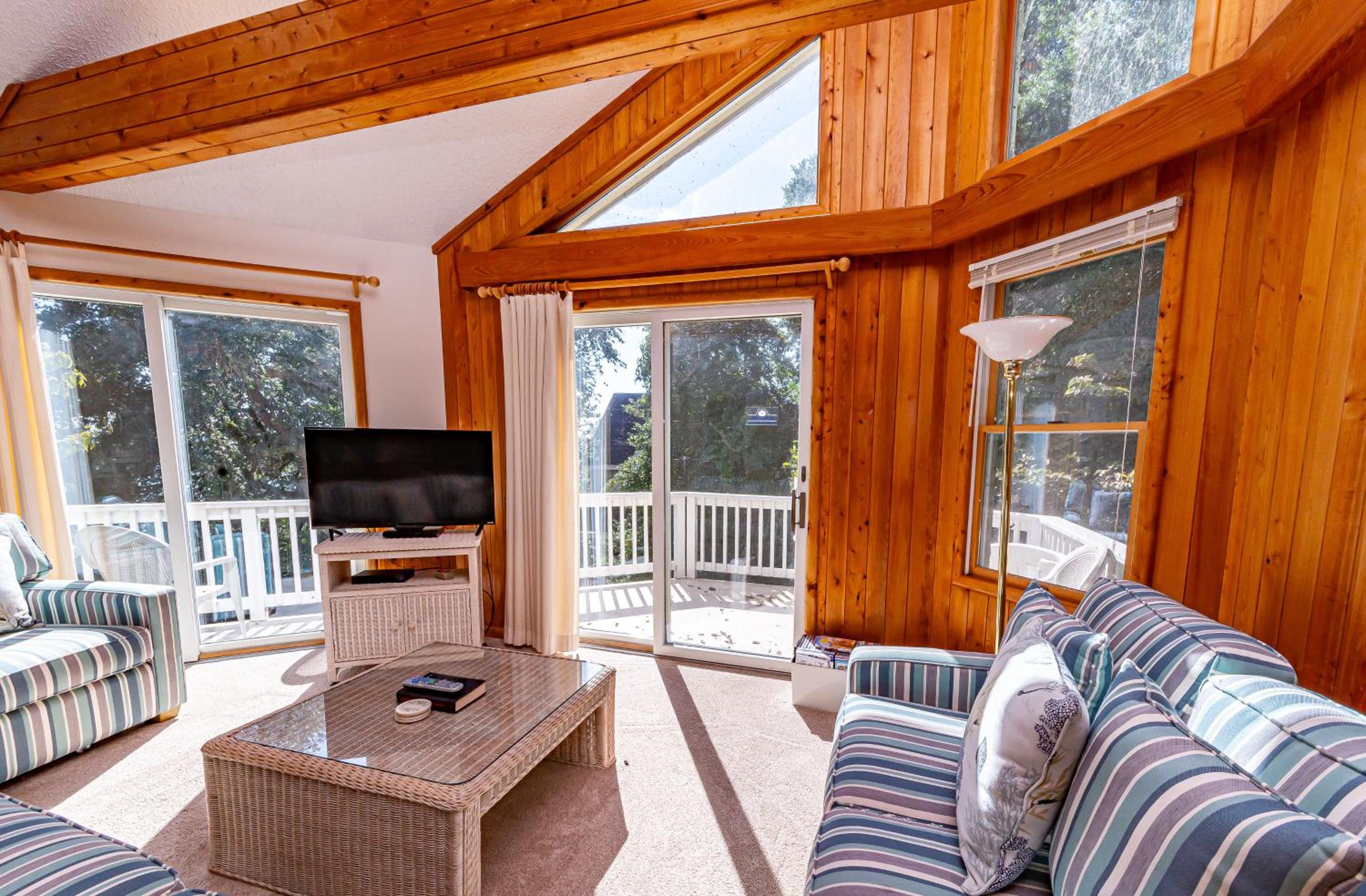Christie - Duck, Tuckahoe, Soundside, 600 Yds to Beach, Community Pool, Tennis, Pier, Pets OK, Flex Stays