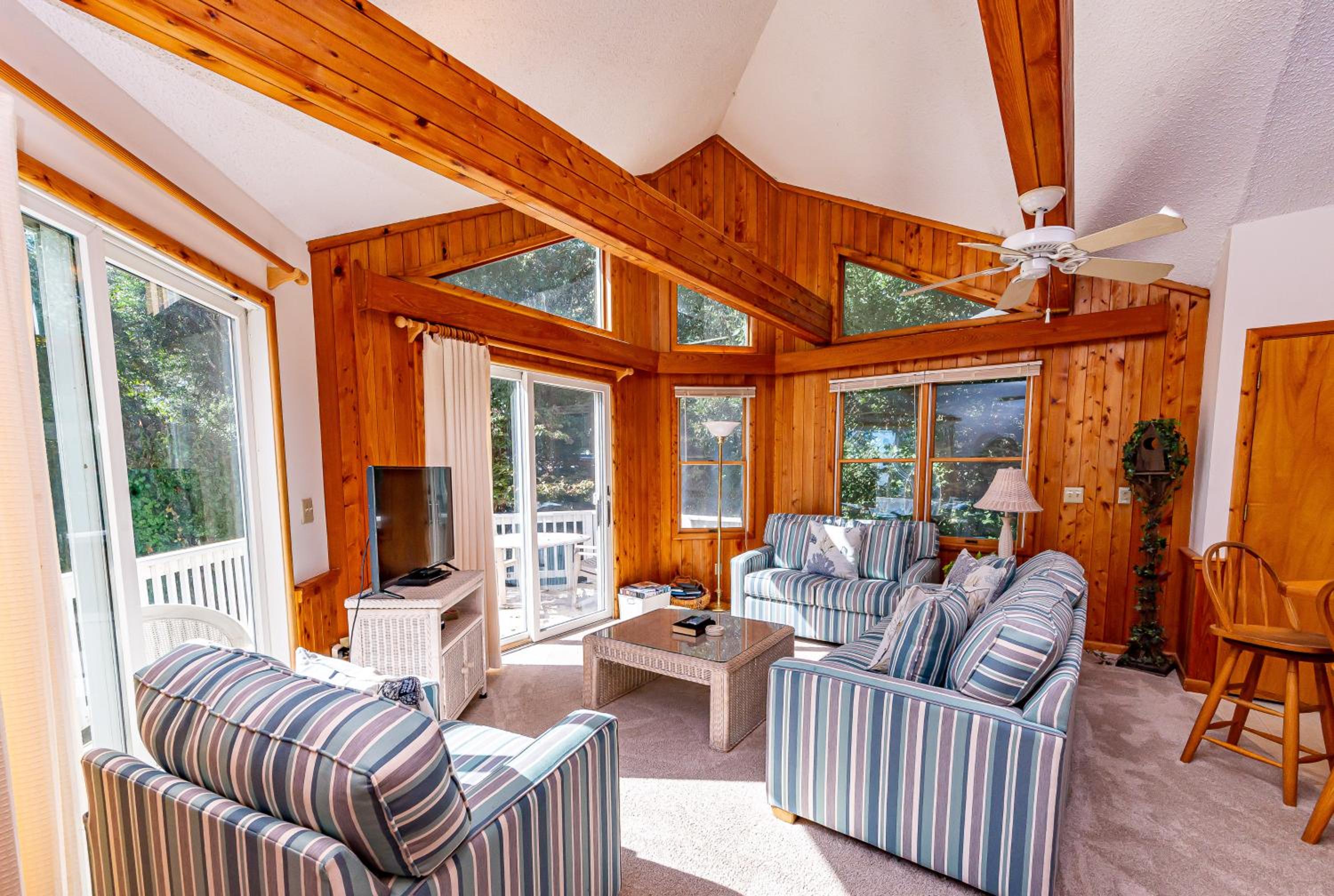 Christie - Duck, Tuckahoe, Soundside, 600 Yds to Beach, Community Pool, Tennis, Pier, Pets OK, Flex Stays