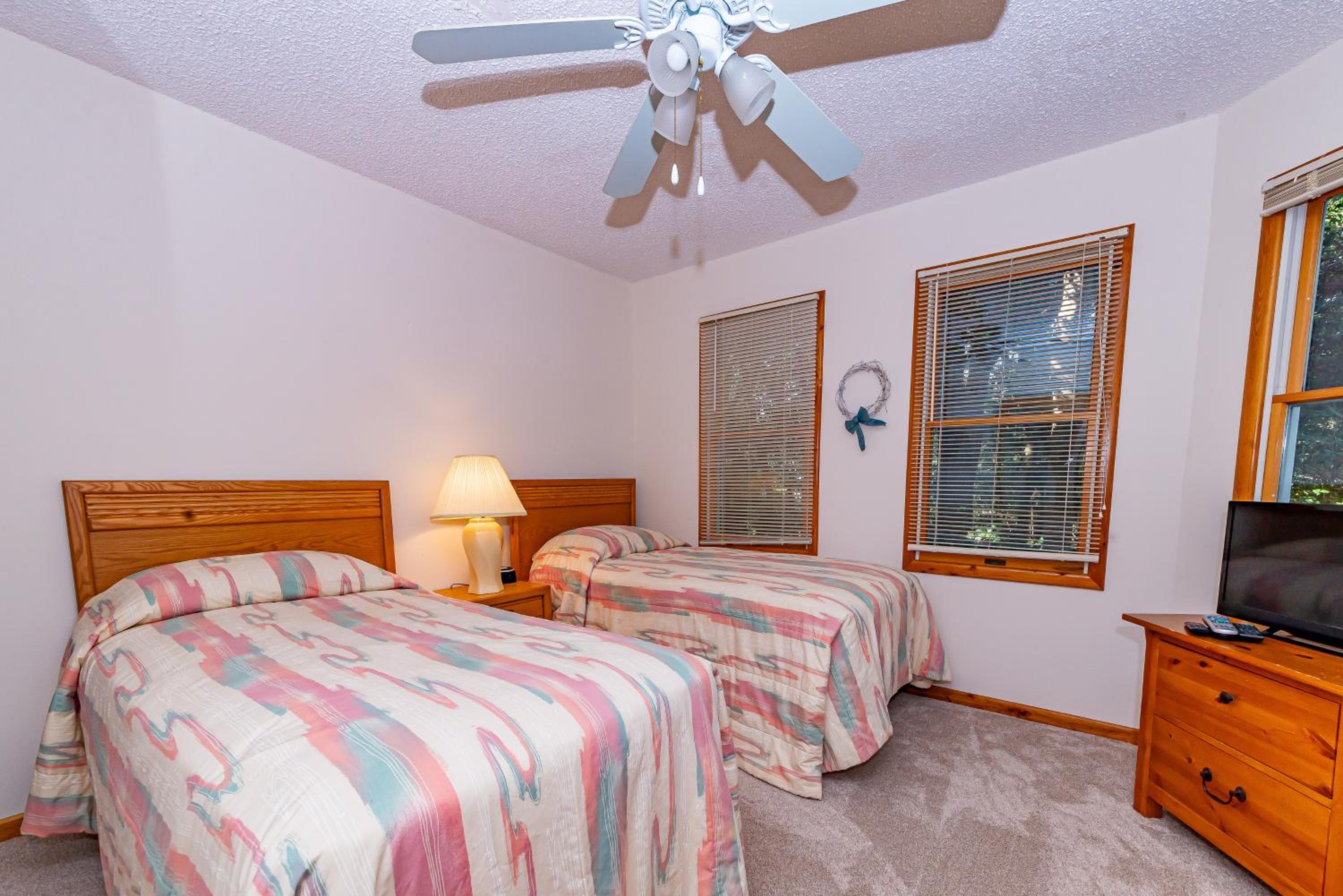 Christie - Duck, Tuckahoe, Soundside, 600 Yds to Beach, Community Pool, Tennis, Pier, Pets OK, Flex Stays