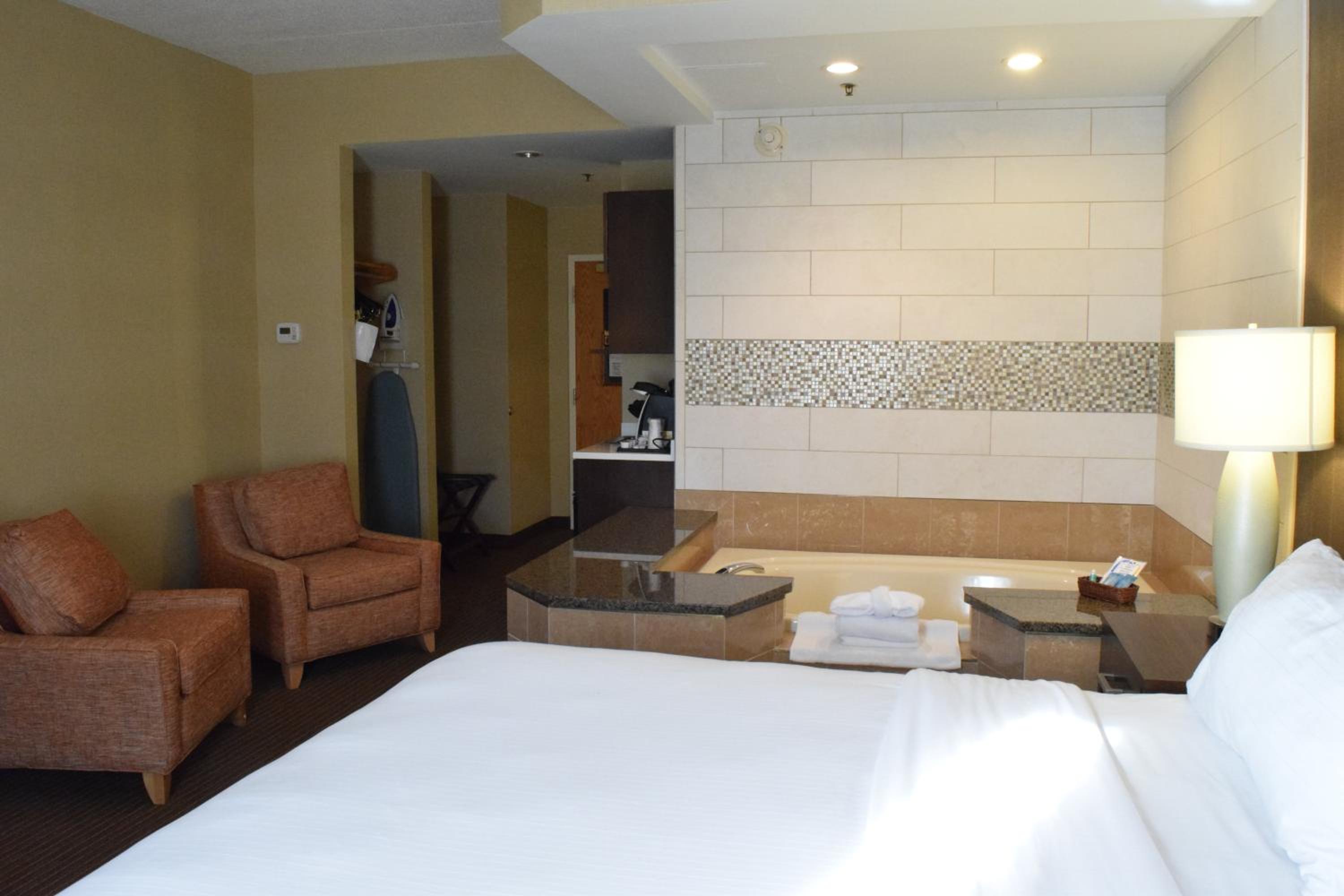 Watertown Vacations - Holiday Inn Express Hotel  Suites Watertown - Thousand Islands, an IHG Hotel - Property Image 42