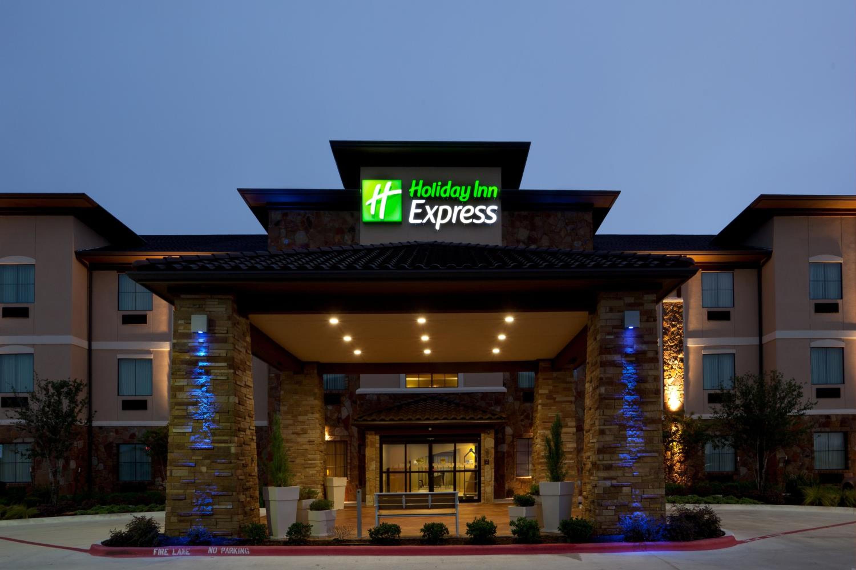 Marble Falls Vacations - Holiday Inn Express Marble Falls, an IHG Hotel - Property Image 11