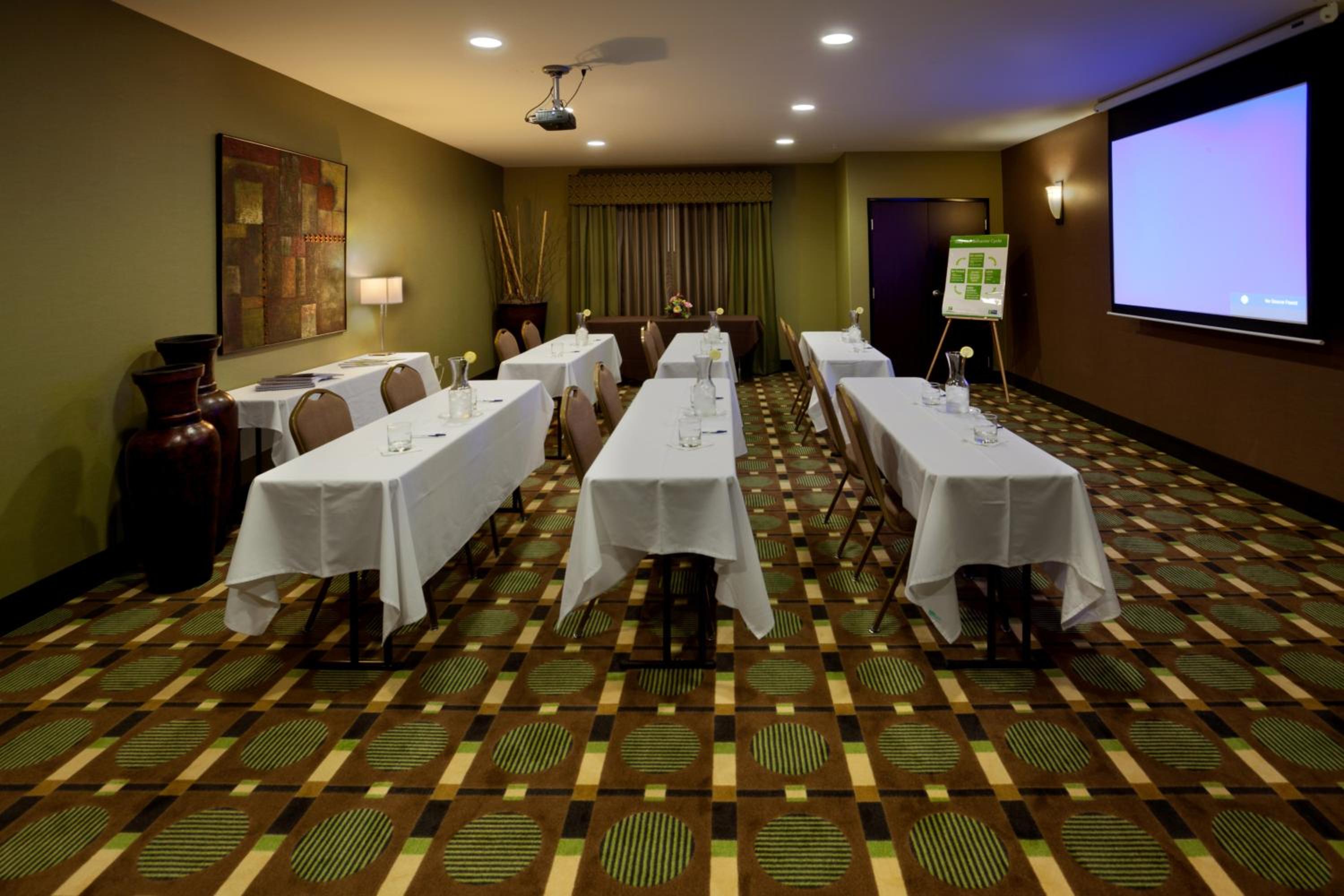 Marble Falls Vacations - Holiday Inn Express Marble Falls, an IHG Hotel - Property Image 9