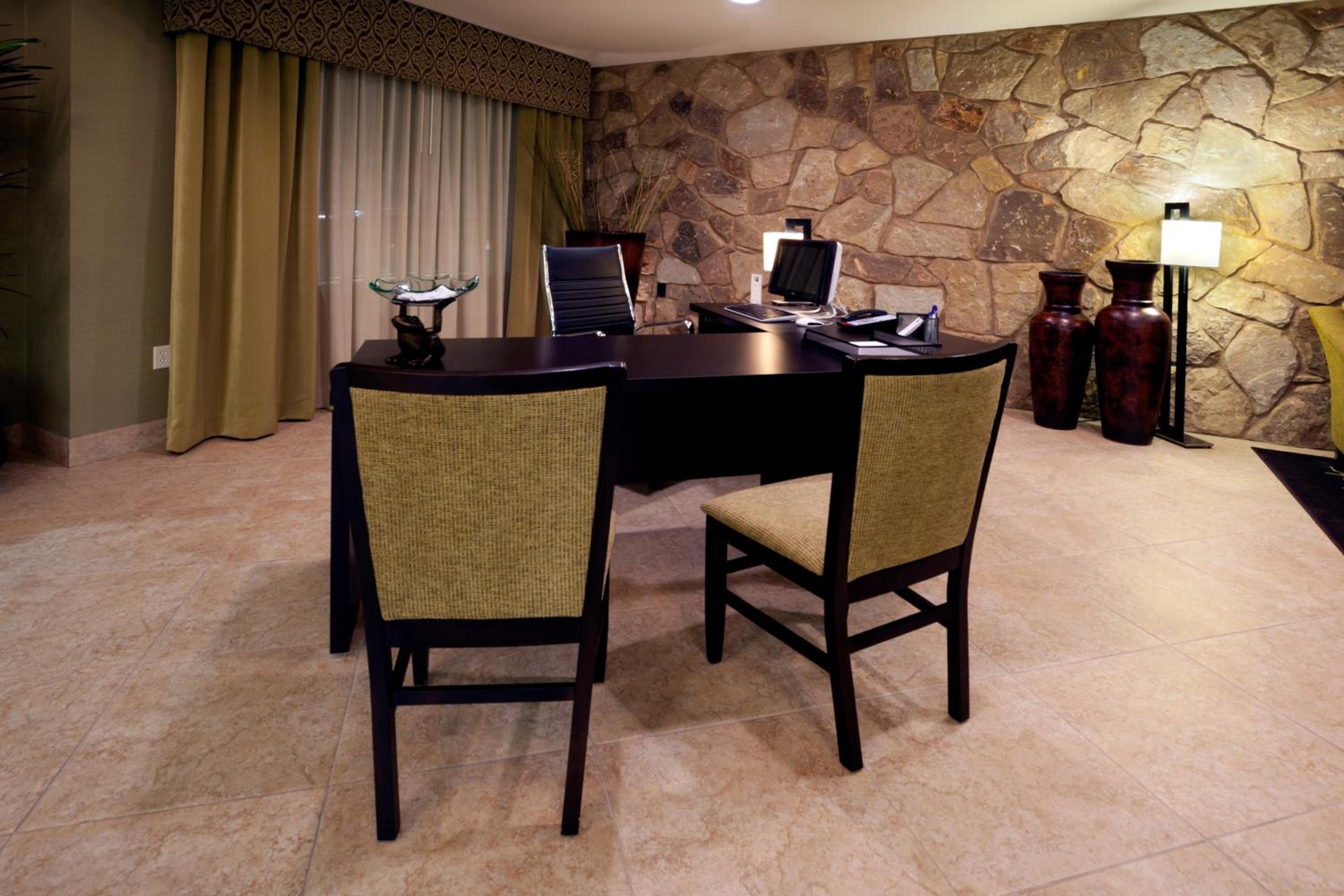 Marble Falls Vacations - Holiday Inn Express Marble Falls, an IHG Hotel - Property Image 26