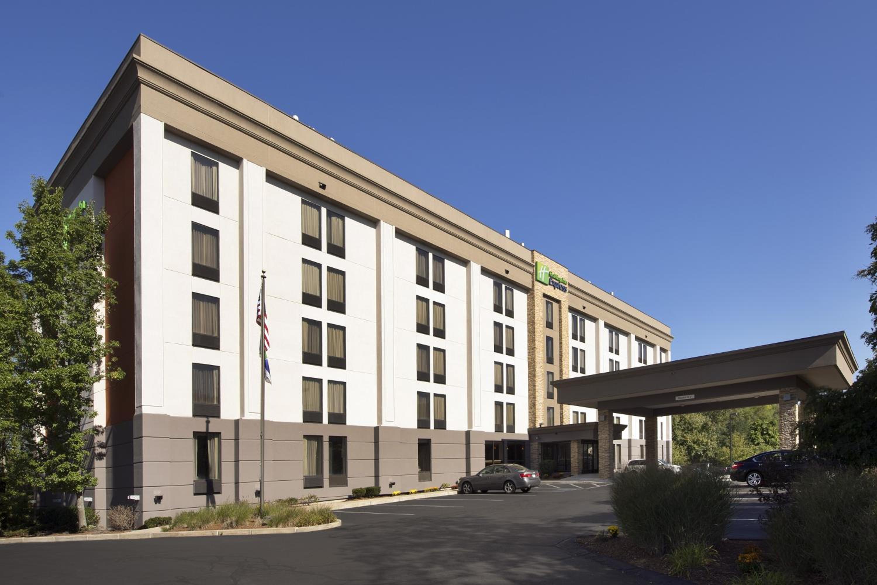 Lawrence Vacations - Holiday Inn Express Andover North - Lawrence, an IHG Hotel - Property Image 12