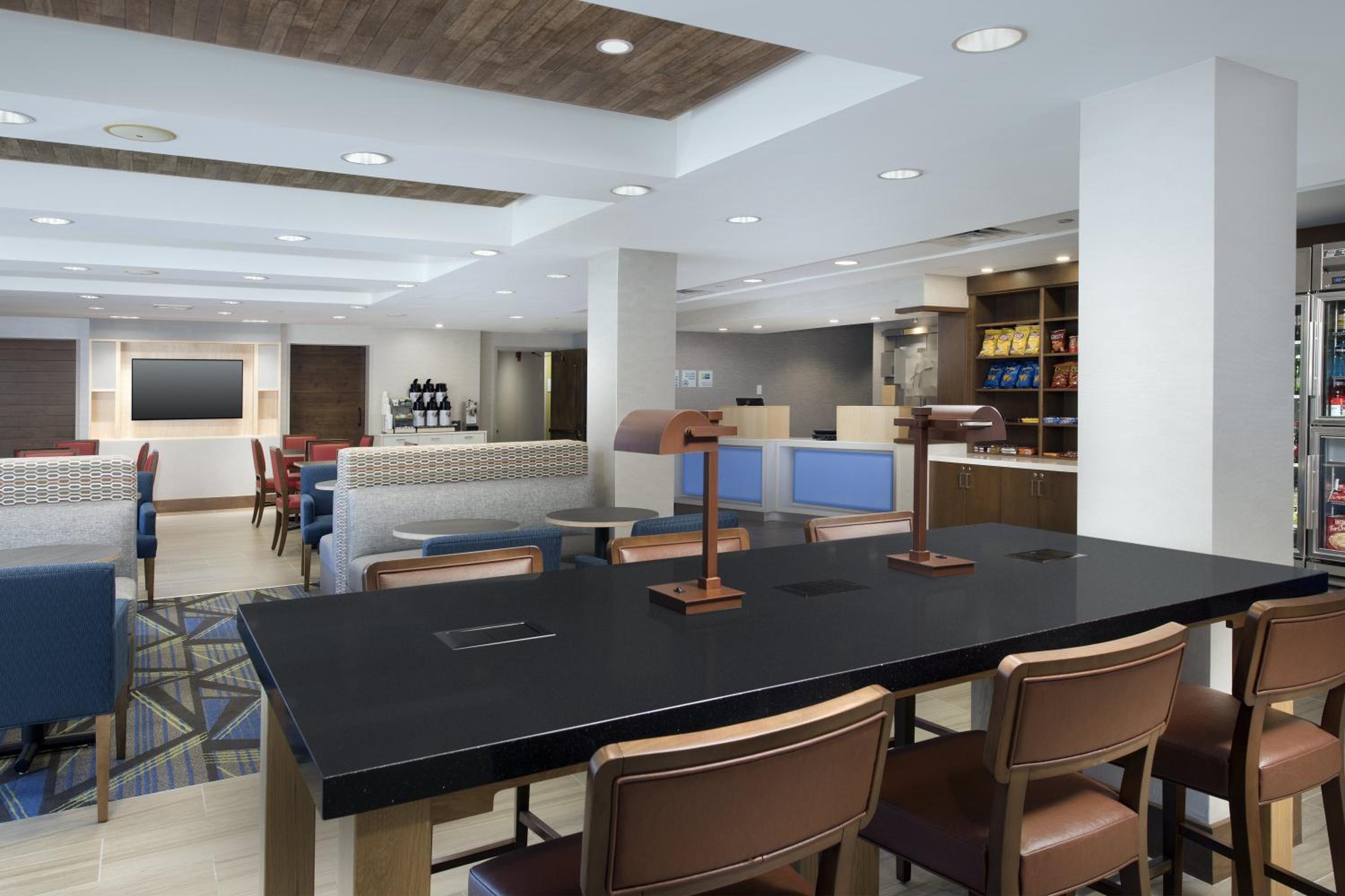 Lawrence Vacations - Holiday Inn Express Andover North - Lawrence, an IHG Hotel - Property Image 6