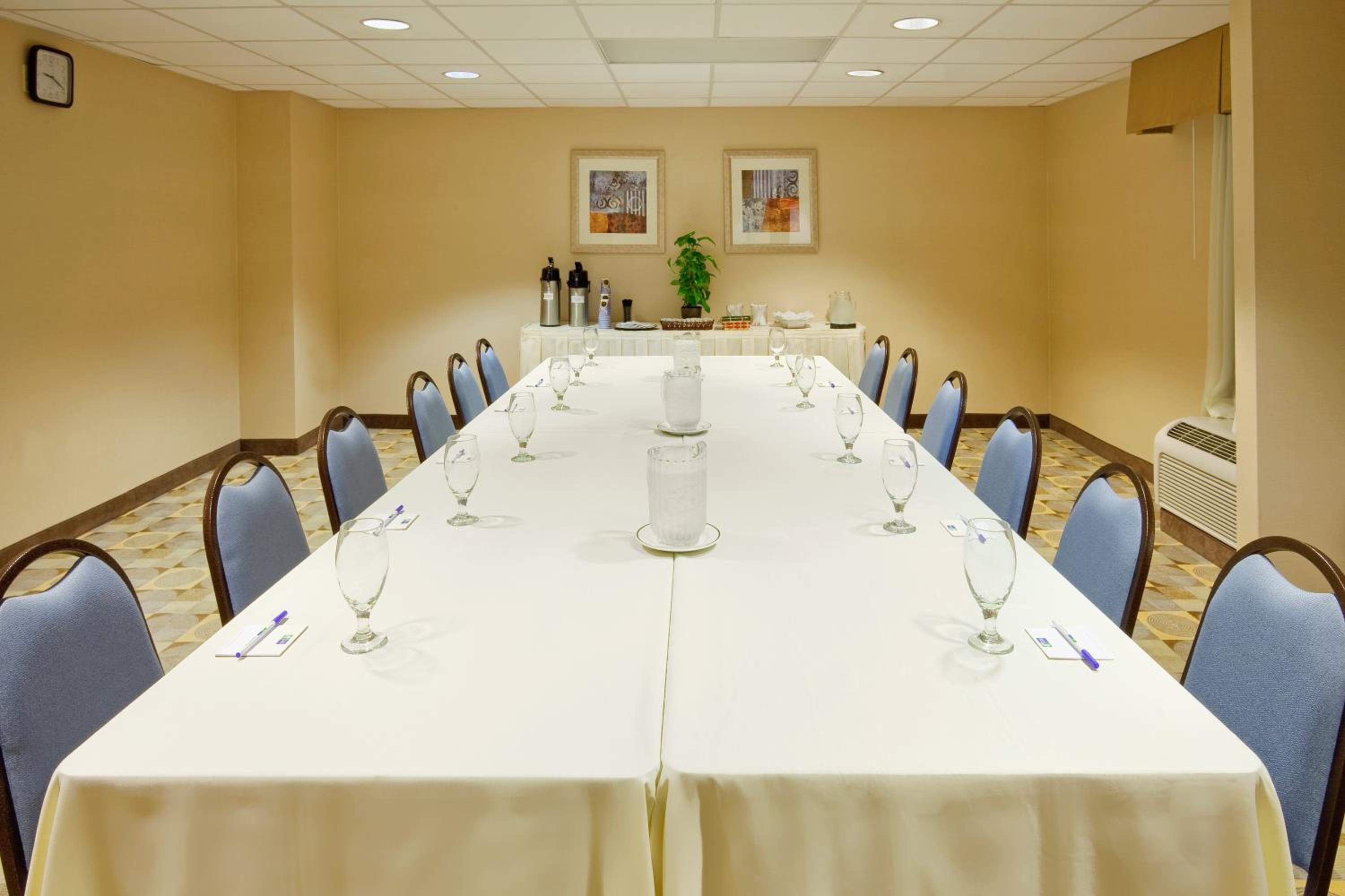 Wilkes-Barre Vacations - Holiday Inn Express Wilkes Barre East, an IHG Hotel - Property Image 15
