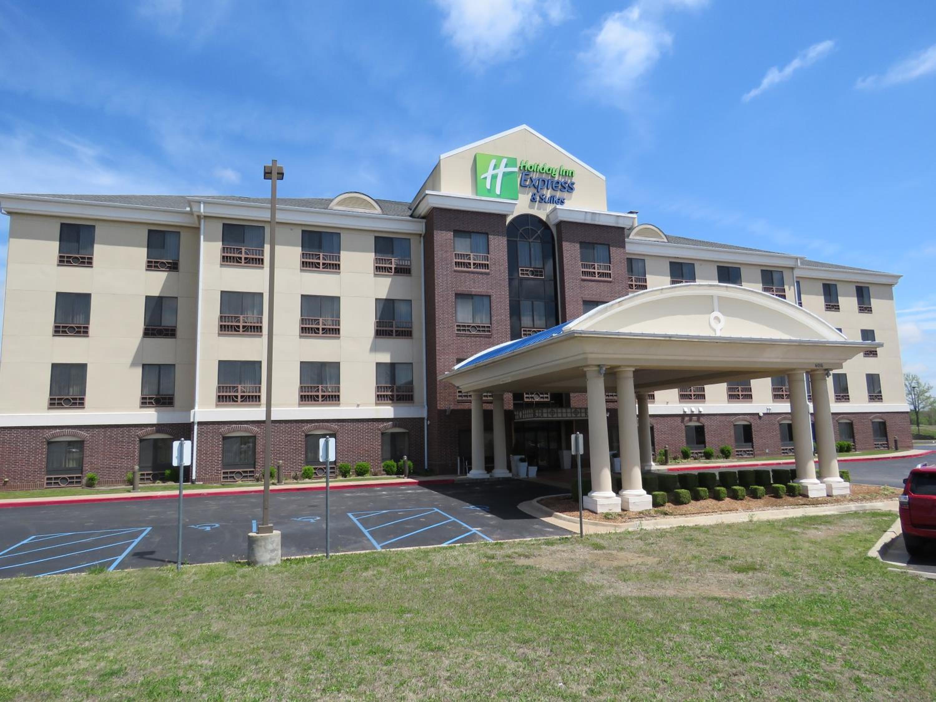 Bartlesville Vacations - Holiday Inn Express Hotel  Suites Bartlesville, an IHG Hotel - Property Image 1
