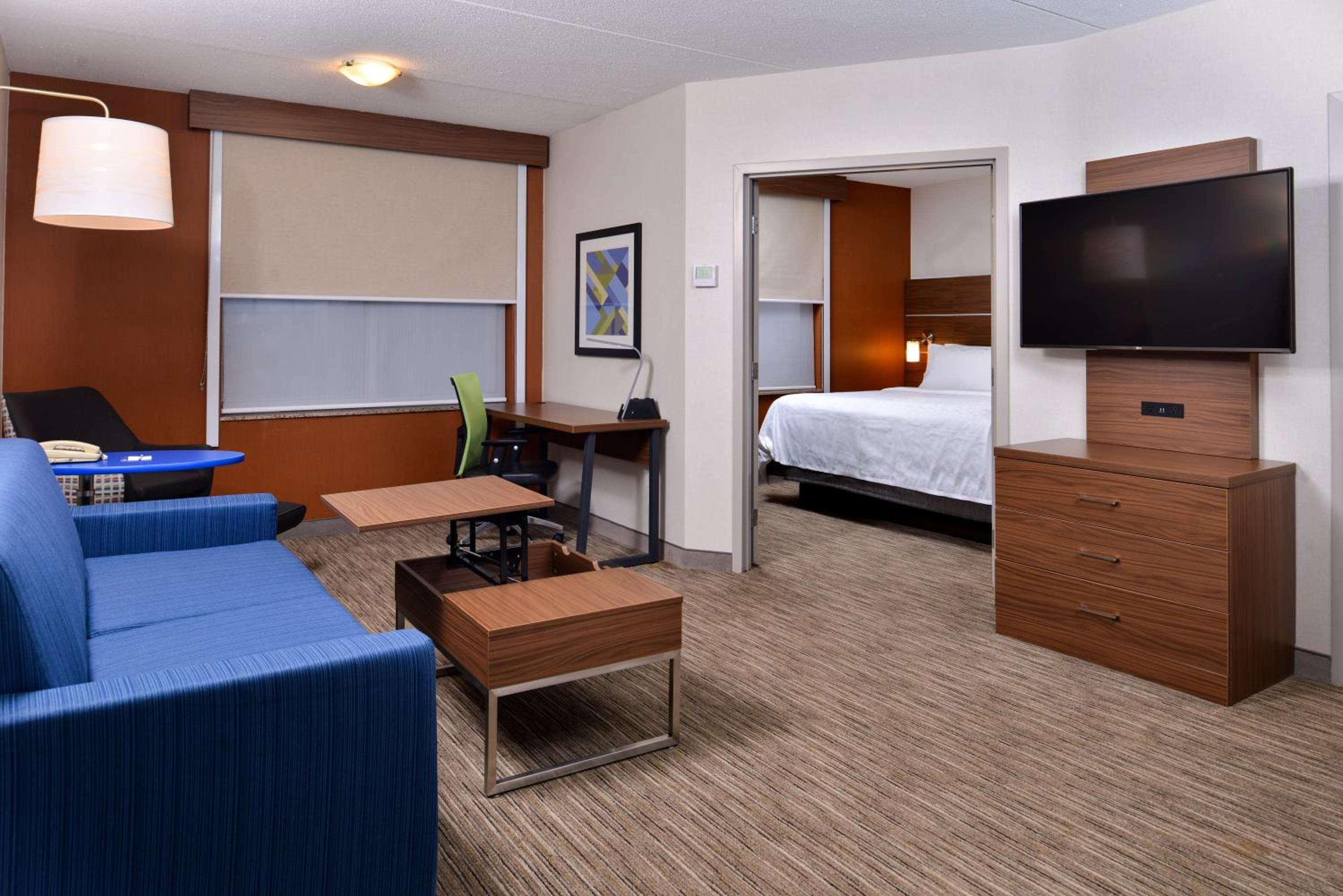 Buffalo Vacations - Holiday Inn Express  Suites Buffalo Downtown, an IHG Hotel - Property Image 5