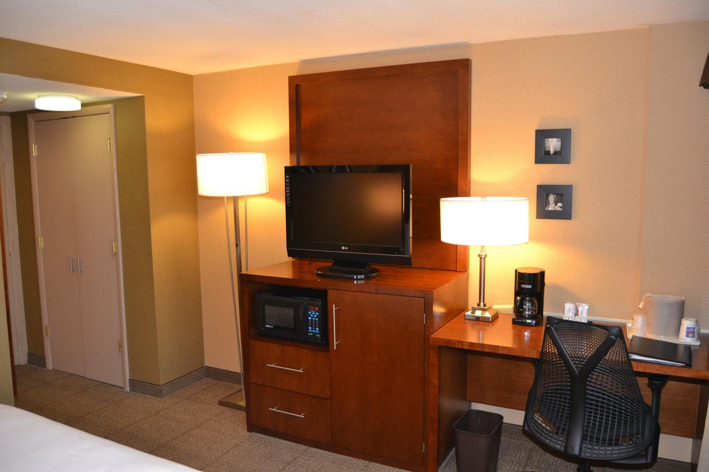 Holiday Inn Express Washington DC Silver Spring, an IHG Hotel - Property Image 4