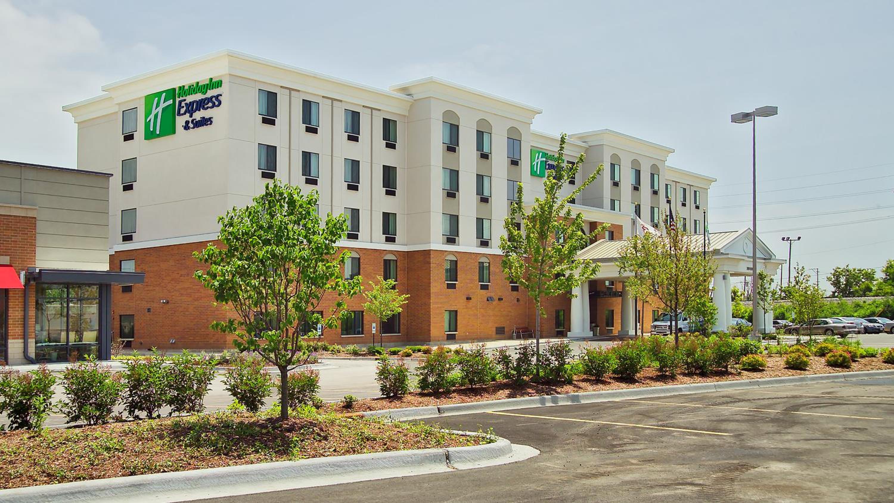 Holiday Inn Express Suites Chicago West-O'Hare Arpt Area , an IHG Hotel - Property Image 2