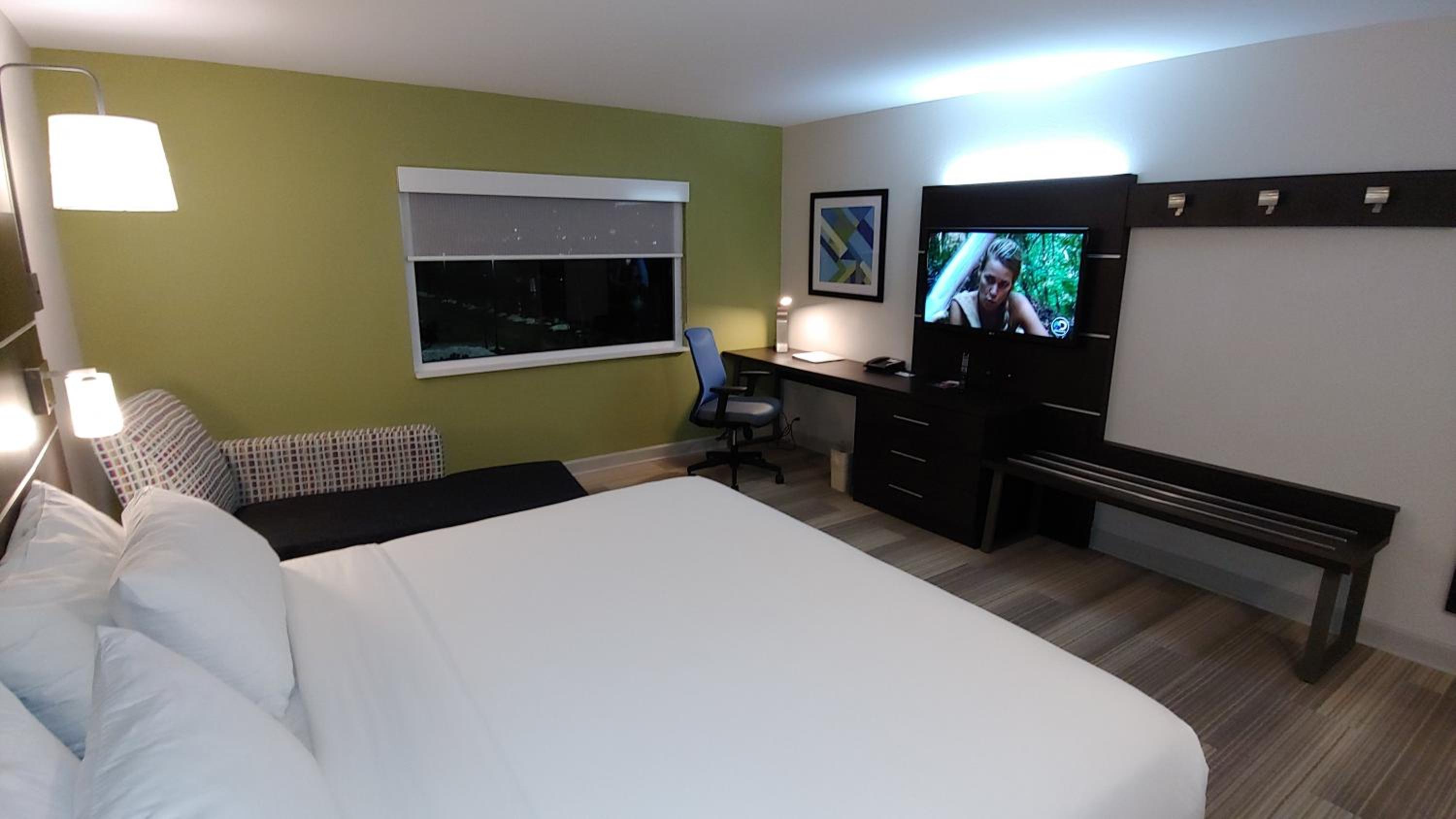 Holiday Inn Express Schaumburg-Rolling Meadows, an IHG Hotel - Property Image 2