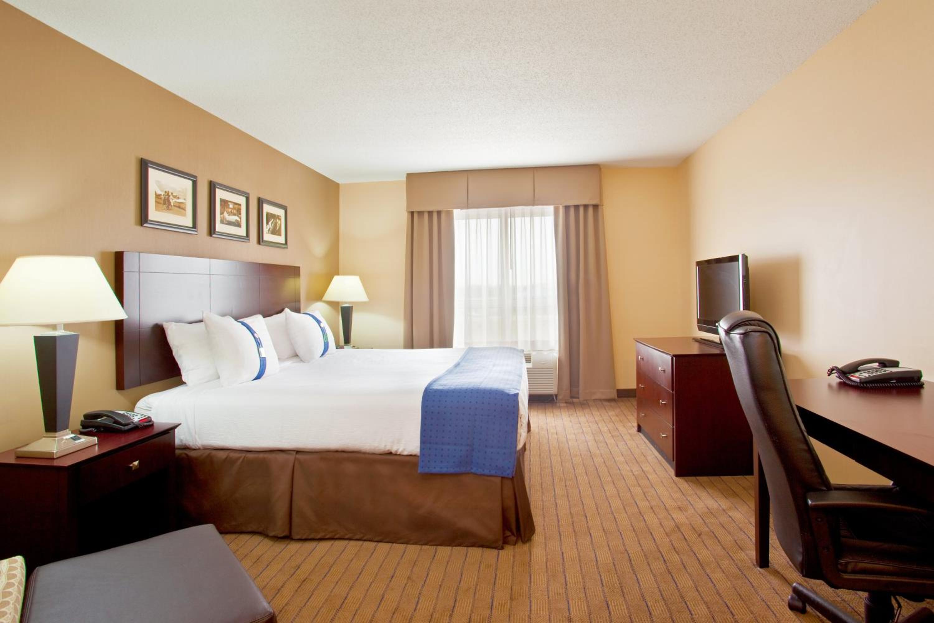 Aurora Vacations - Holiday Inn Aurora North - Naperville, an IHG Hotel - Property Image 18