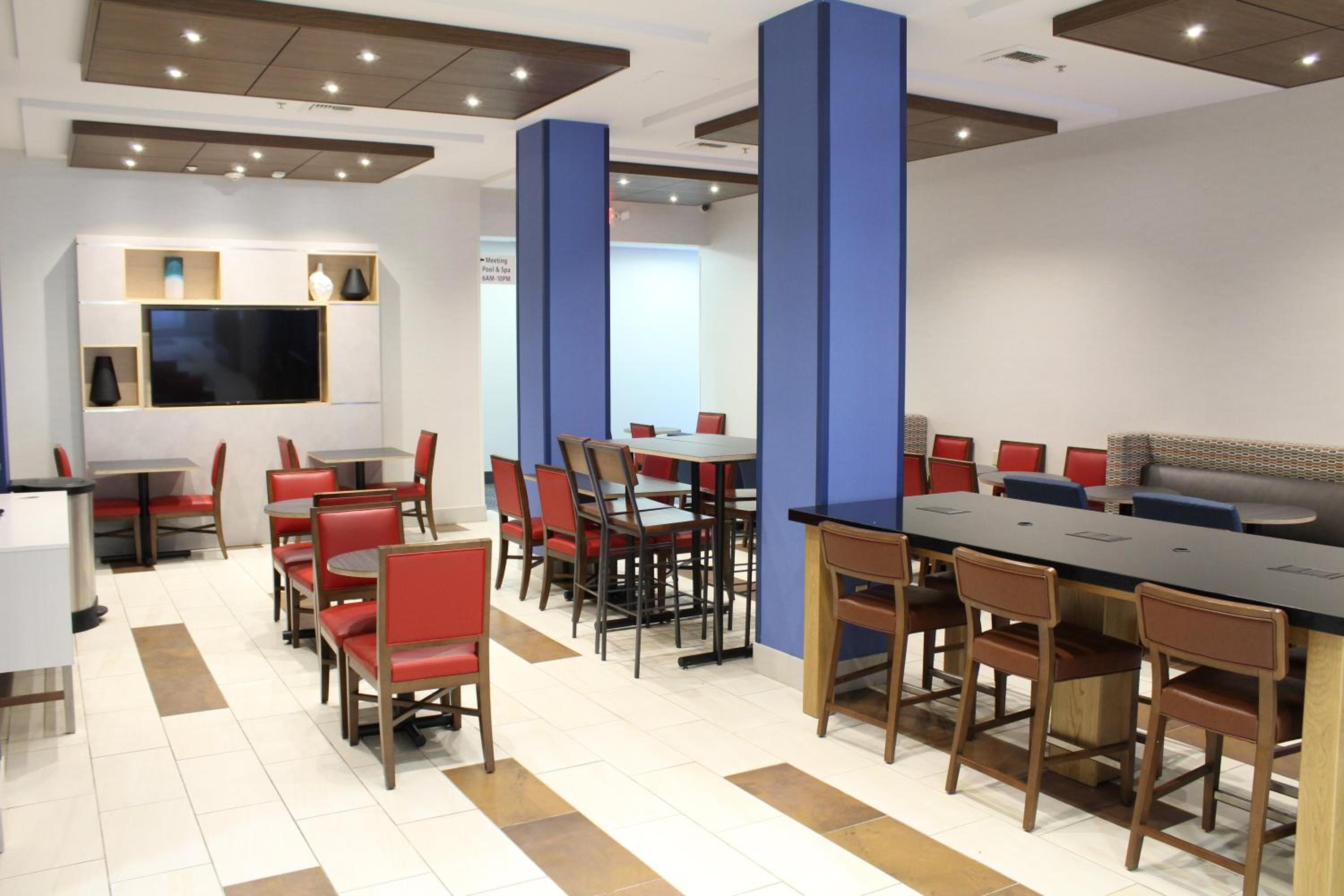 Holiday Inn Express Hotel Suites Napa Valley-American Canyon, an IHG Hotel - Property Image 30