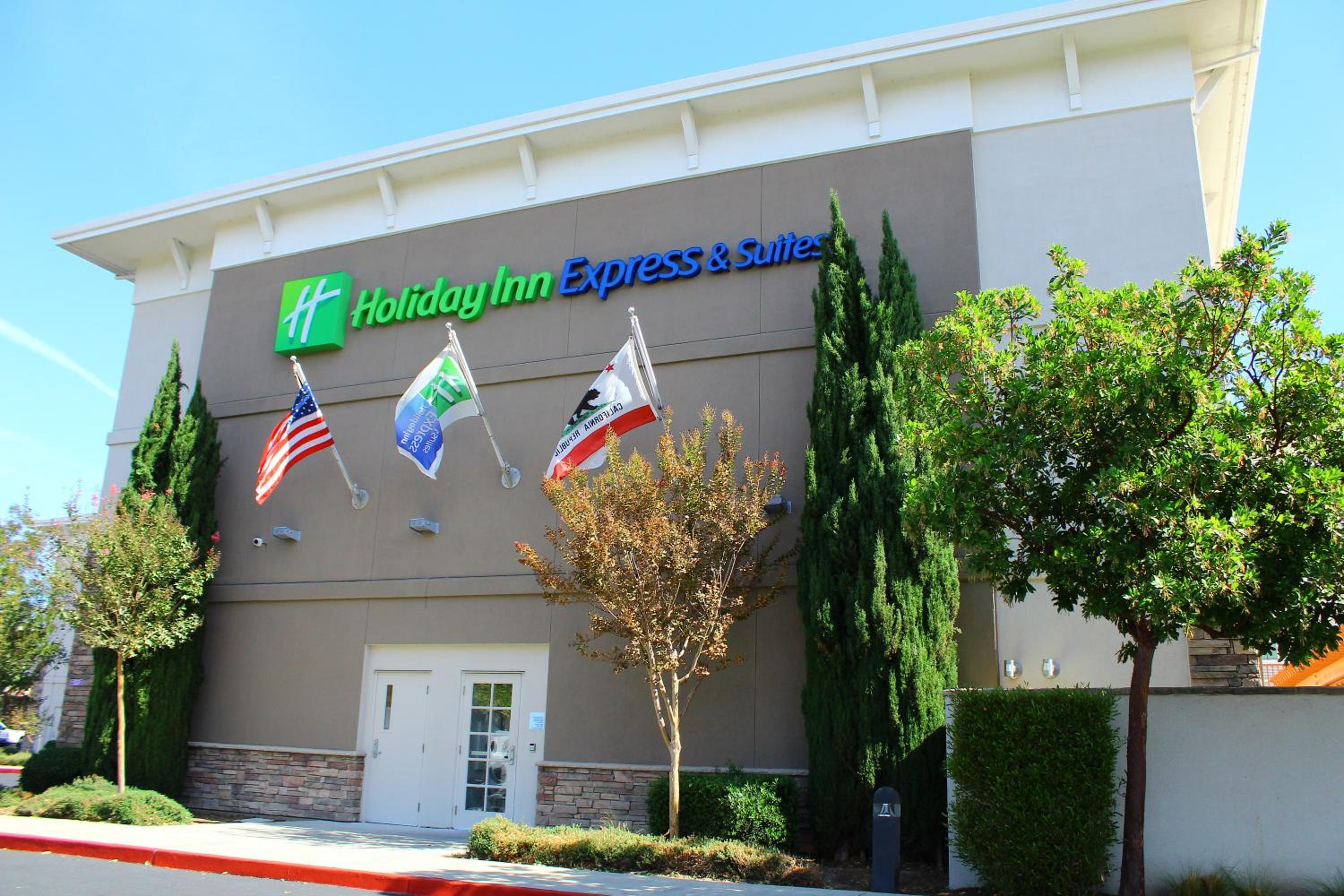 Holiday Inn Express Hotel Suites Napa Valley-American Canyon, an IHG Hotel - Property Image 16