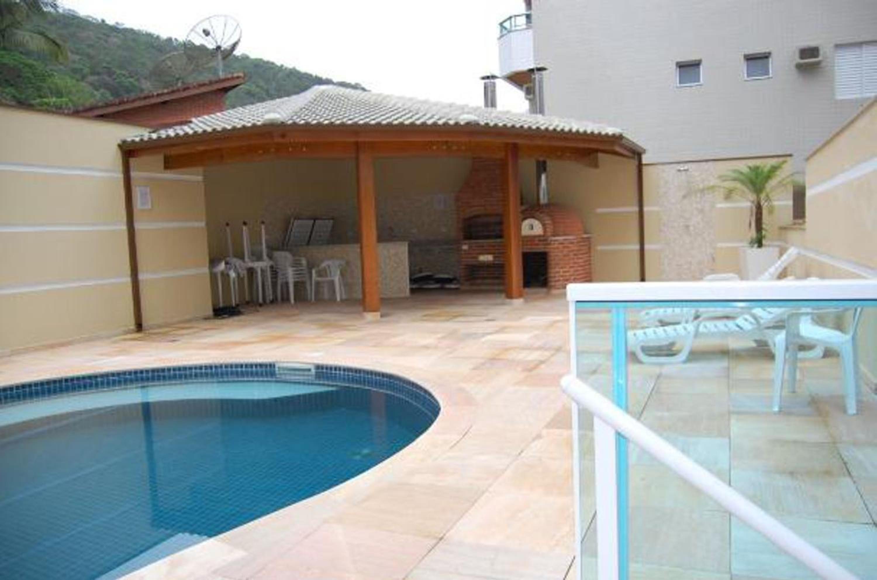 Apart Ubatuba c/ ar, churrasqueira, piscina view 5
