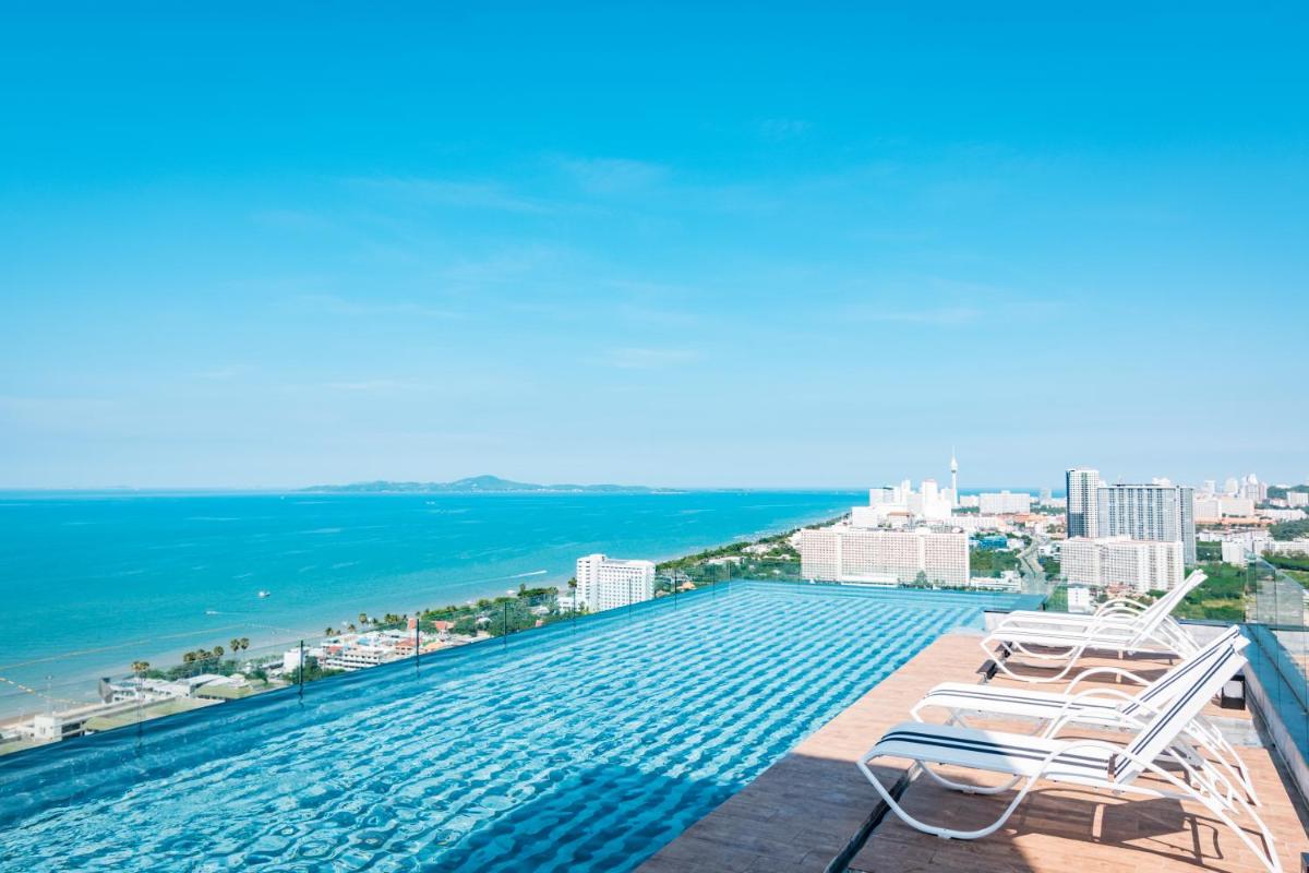 The Riviera Jomtien by Pattaya Holiday view 3