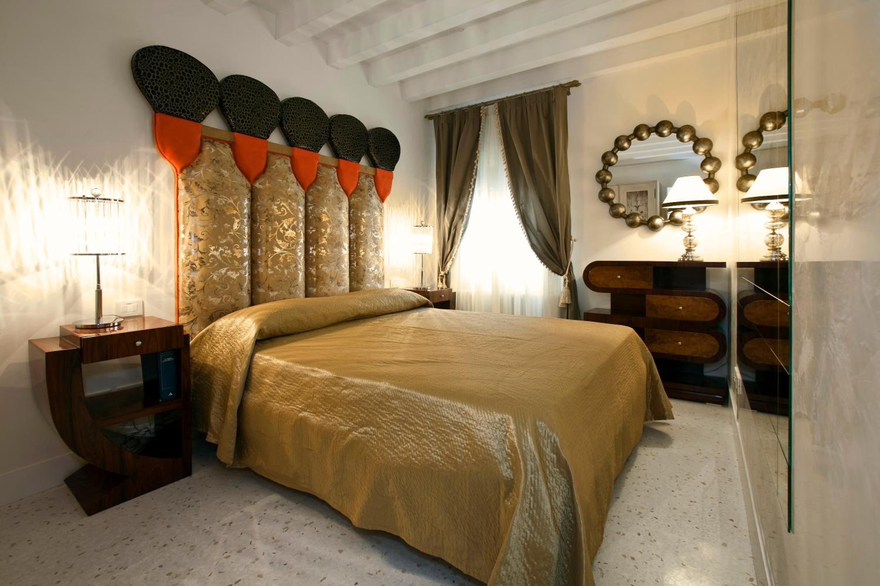 Casa Fortuny Luxury Apartment