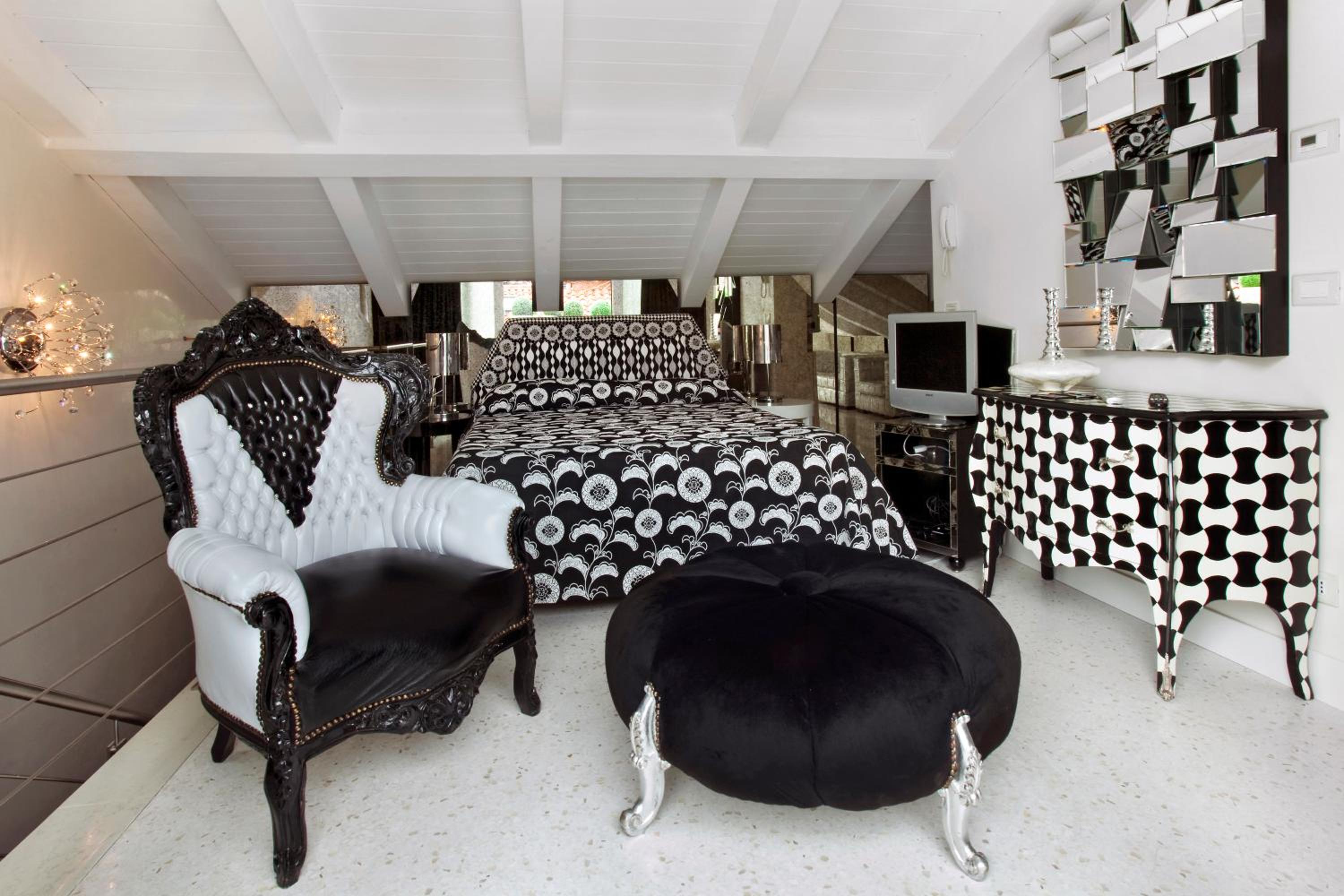 Casa Fortuny Luxury Apartment