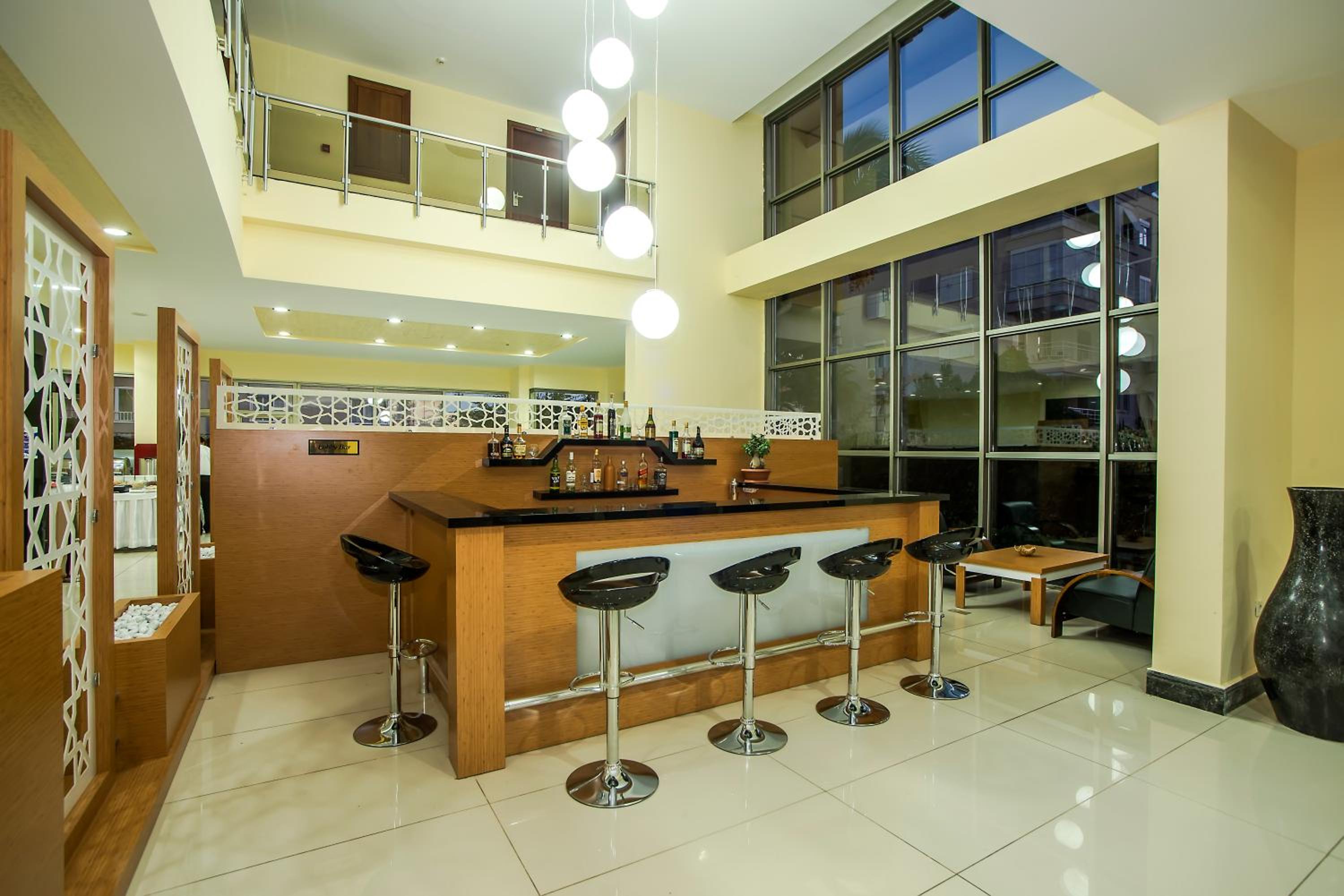 Santa Marina Hotel - Image 19