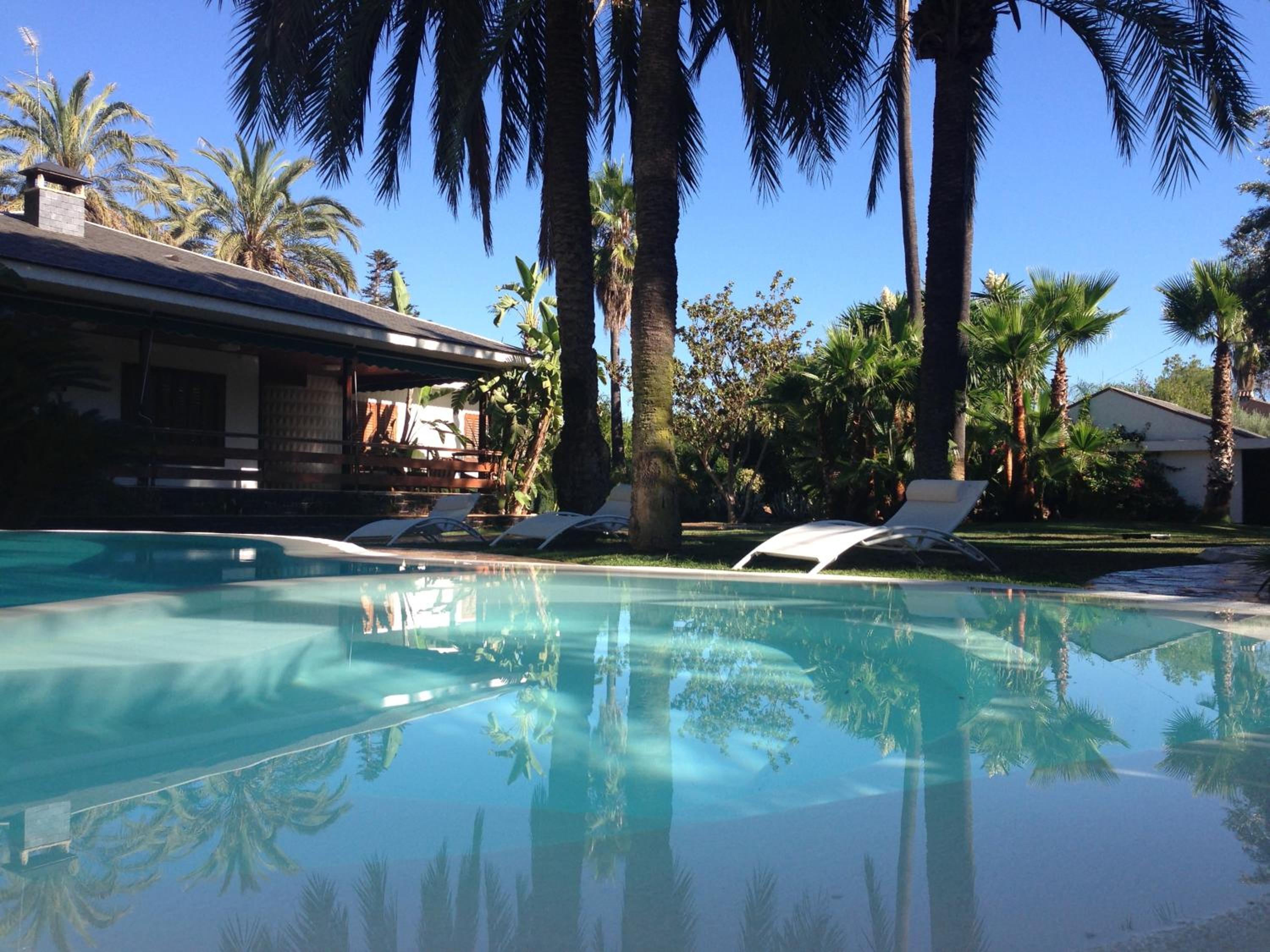 El Oasis Villa Resort